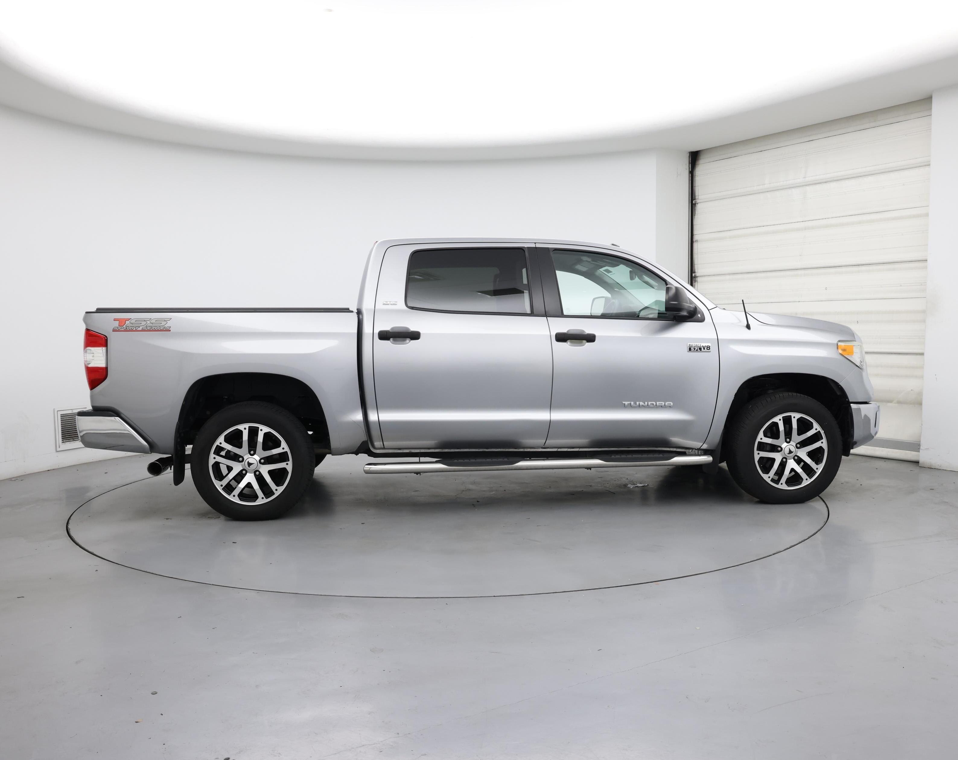 Thumbnail: 2017 Toyota Tundra - 7