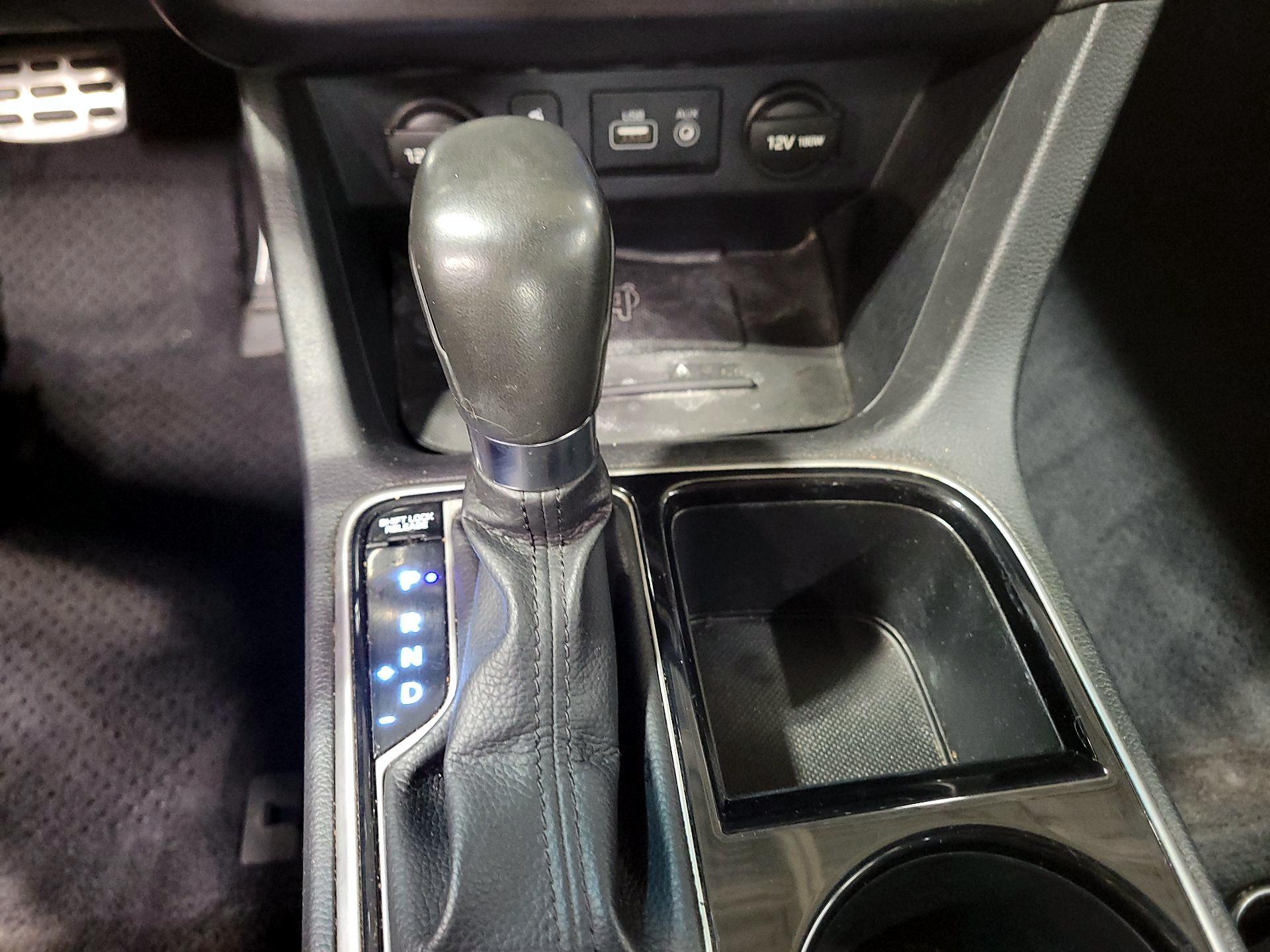 Thumbnail: 2019 Hyundai Sonata - 17