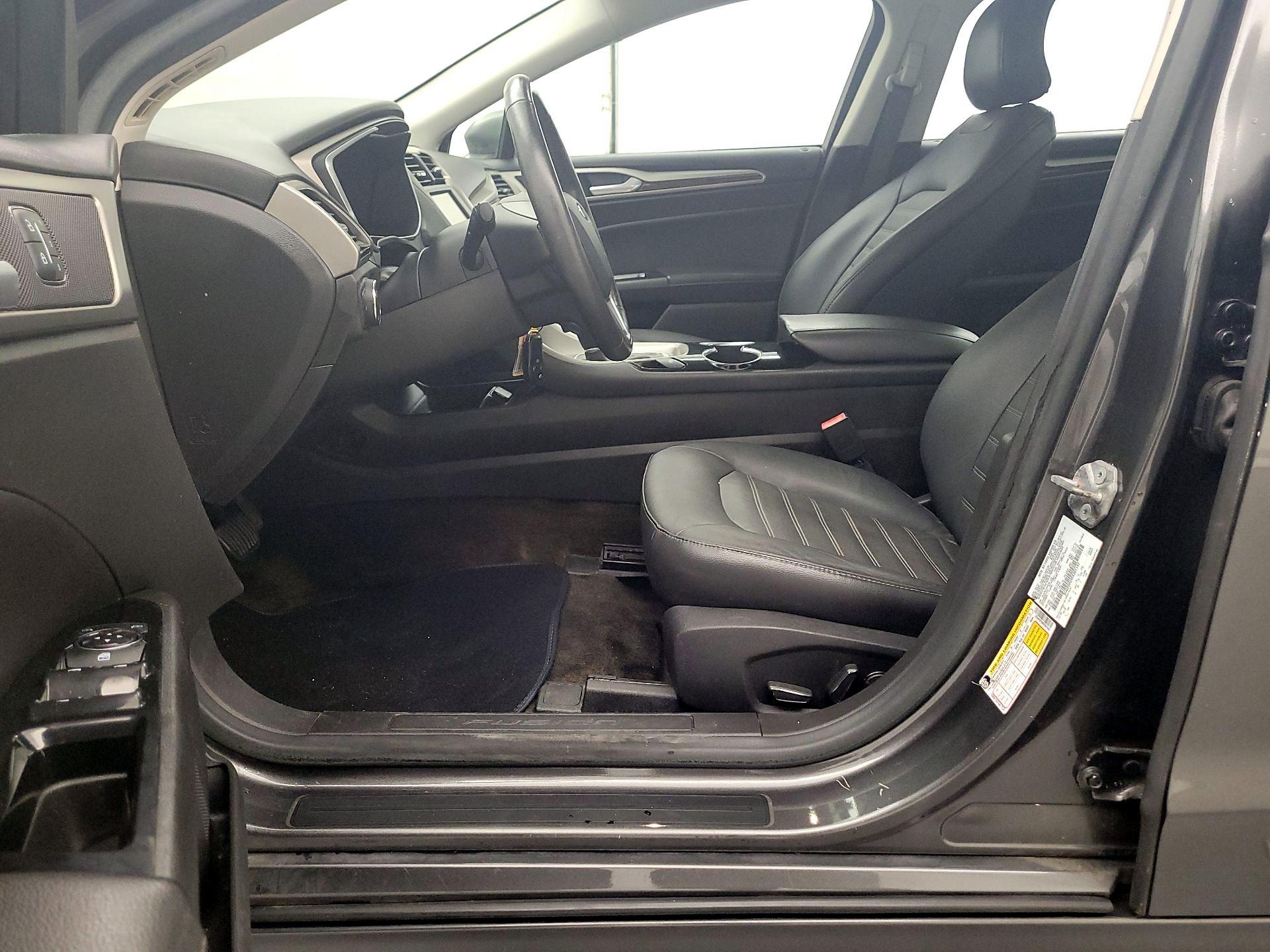 Thumbnail: 2015 Ford Fusion - 11