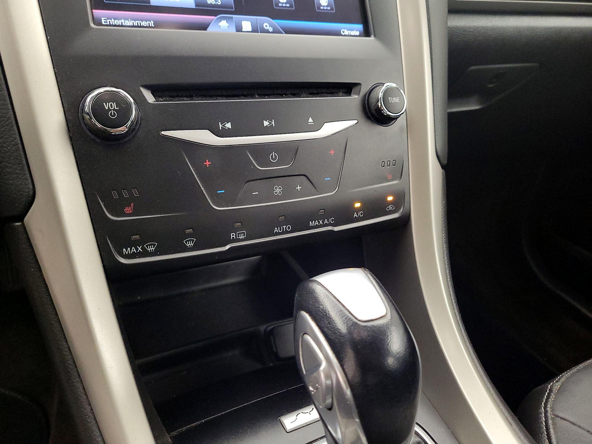 Thumbnail: 2015 Ford Fusion - 14