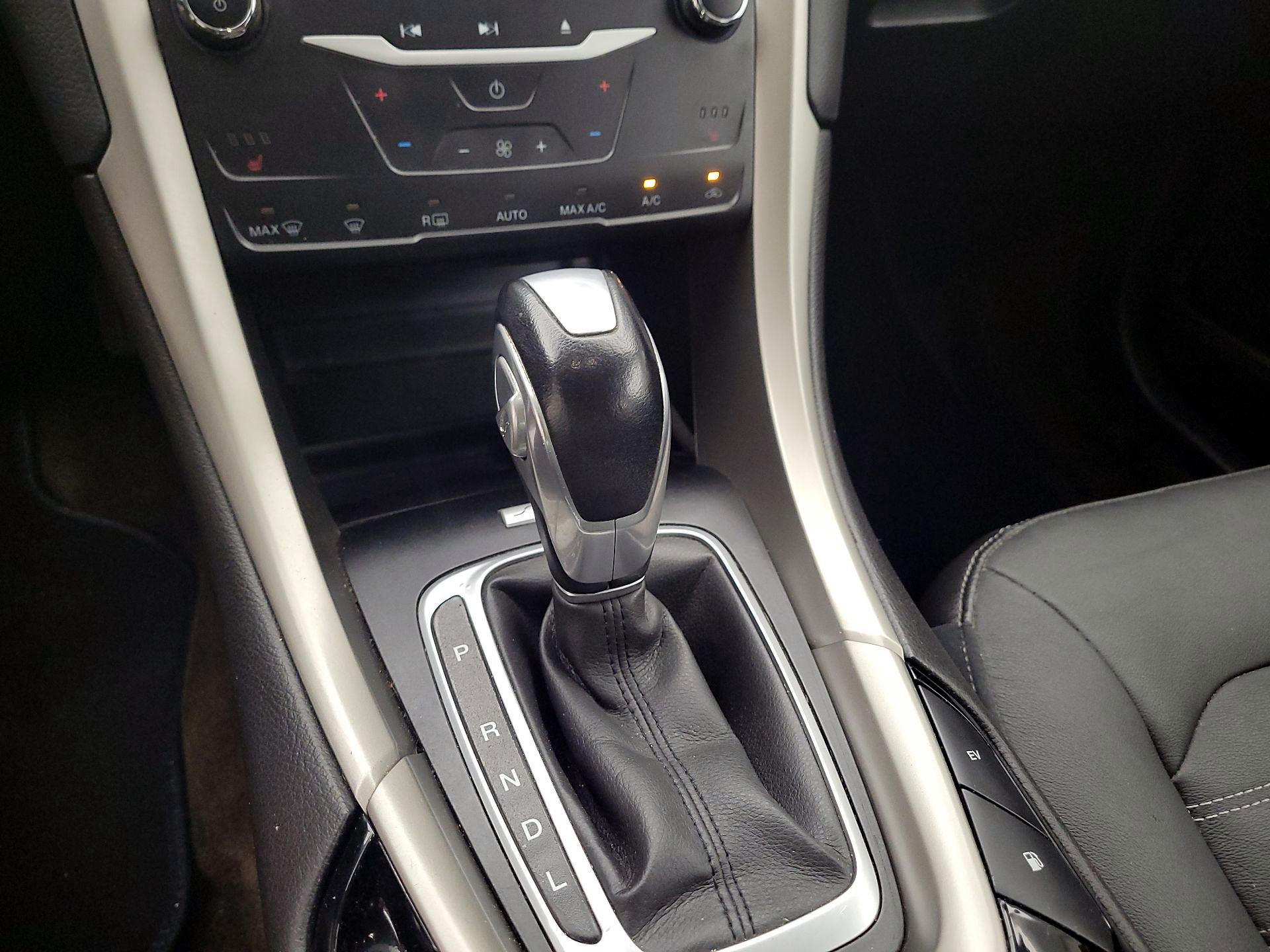 Thumbnail: 2015 Ford Fusion - 15