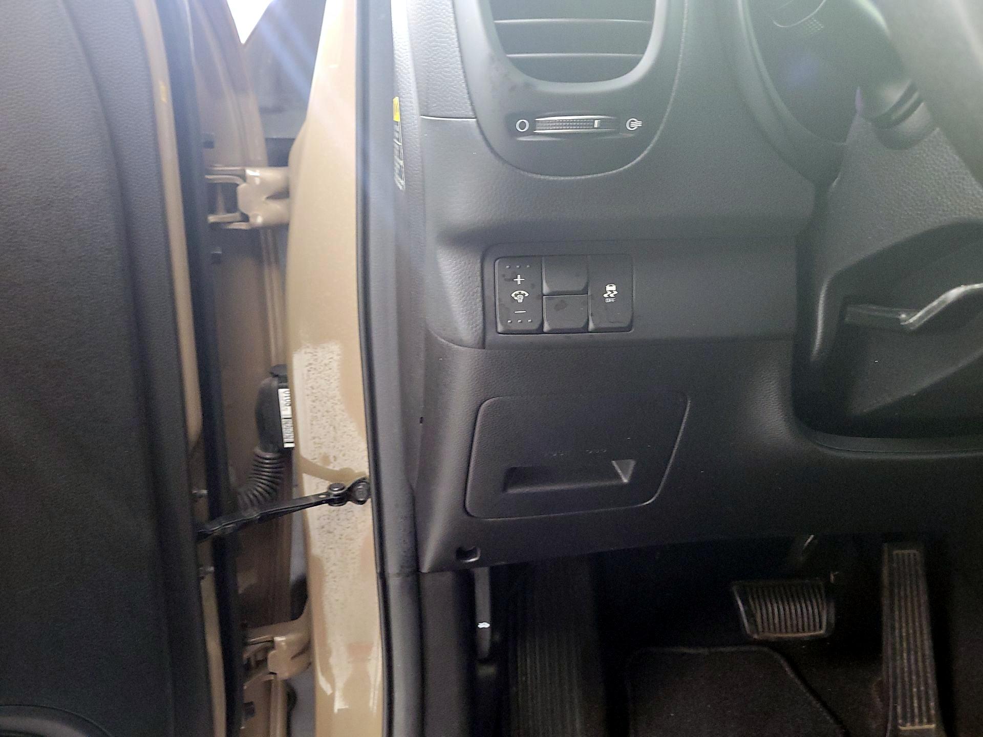 Thumbnail: 2015 Kia Soul - 13
