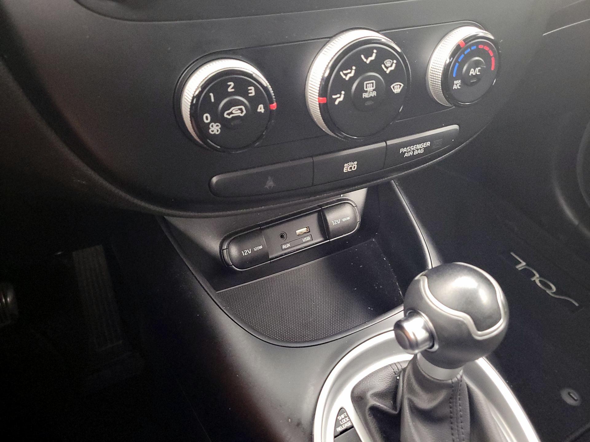 Thumbnail: 2015 Kia Soul - 17
