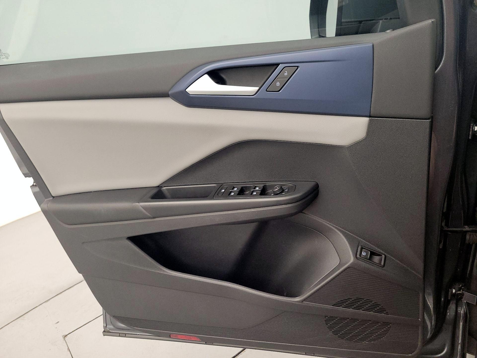 Thumbnail: 2022 Volkswagen Taos - 12