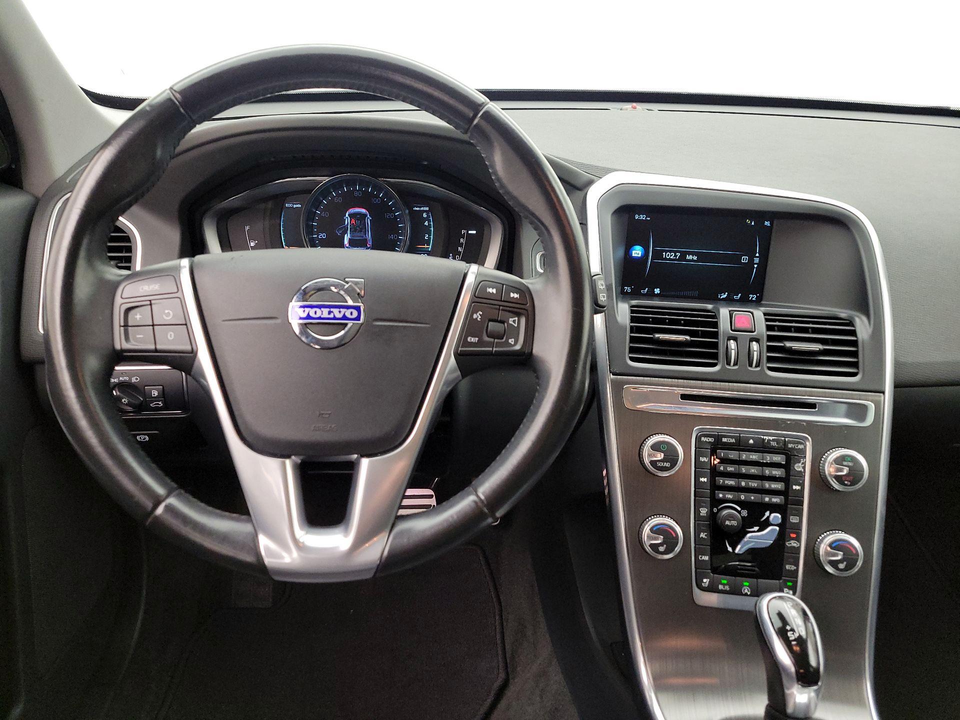 Thumbnail: 2015 Volvo XC60 - 10