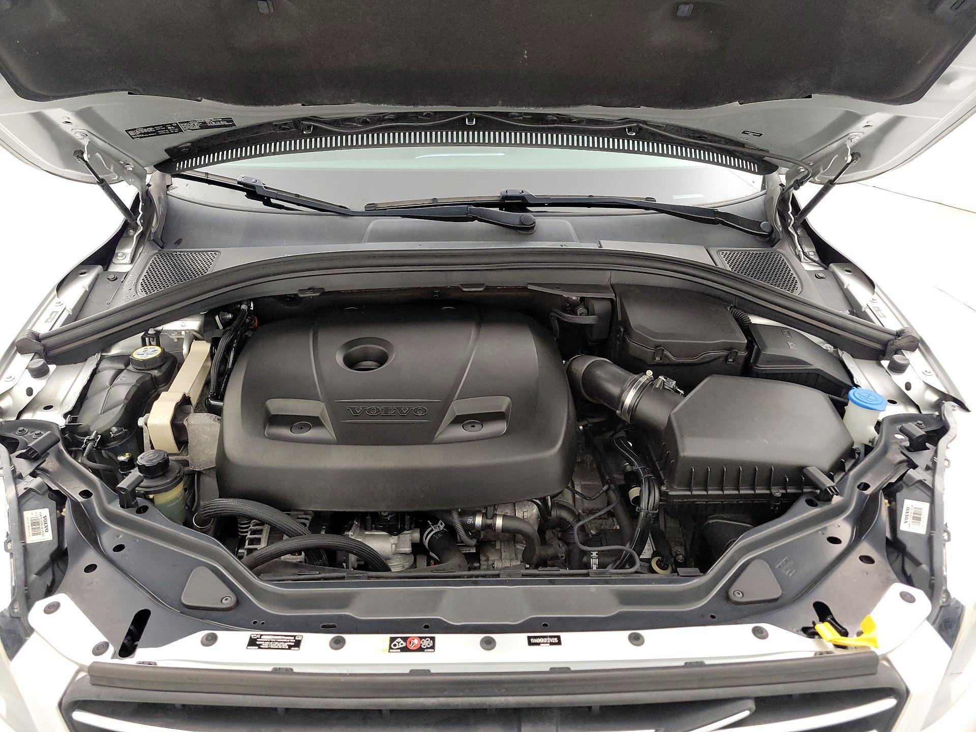 Thumbnail: 2015 Volvo XC60 - 17