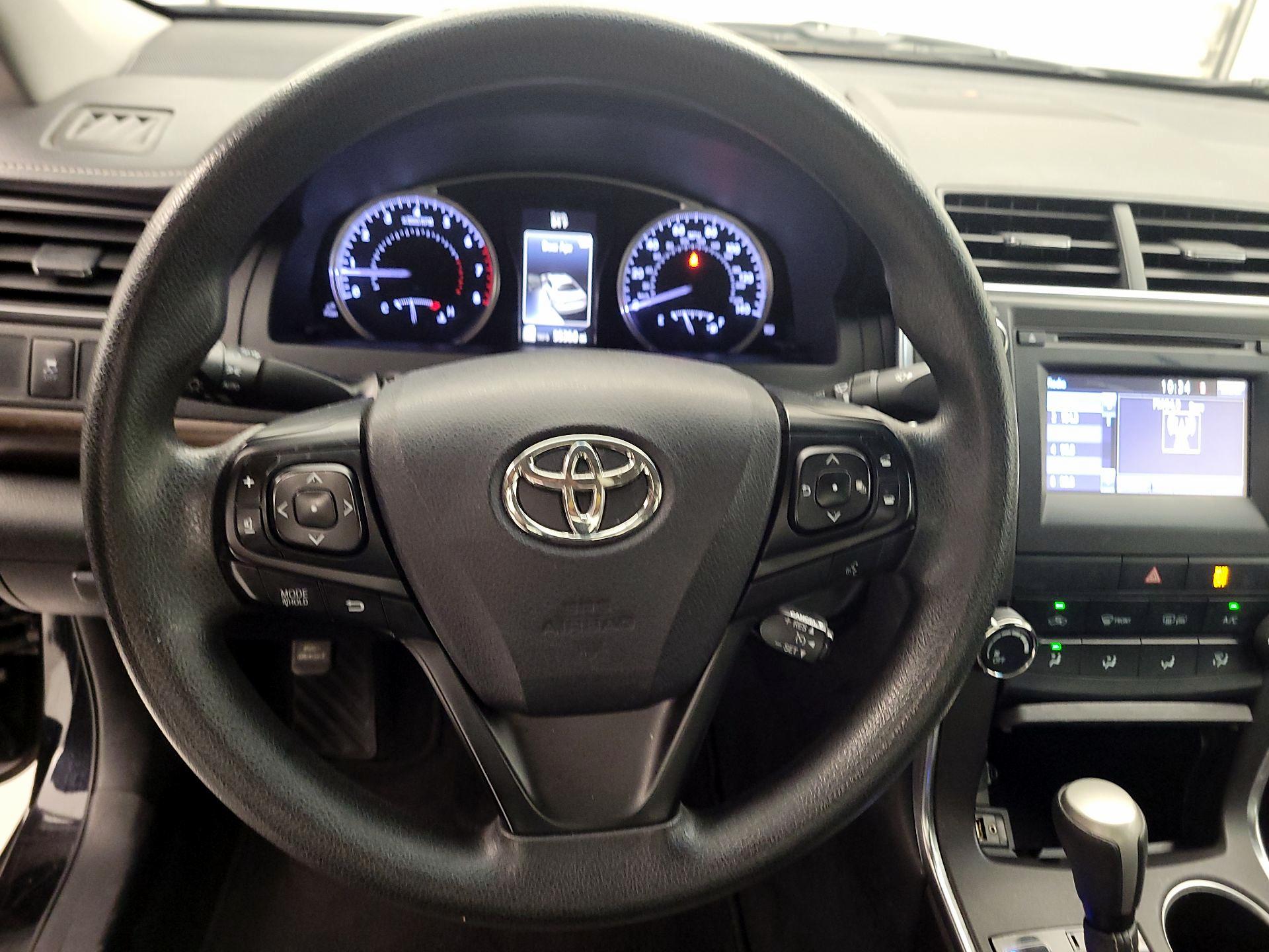 Thumbnail: 2016 Toyota Camry - 10