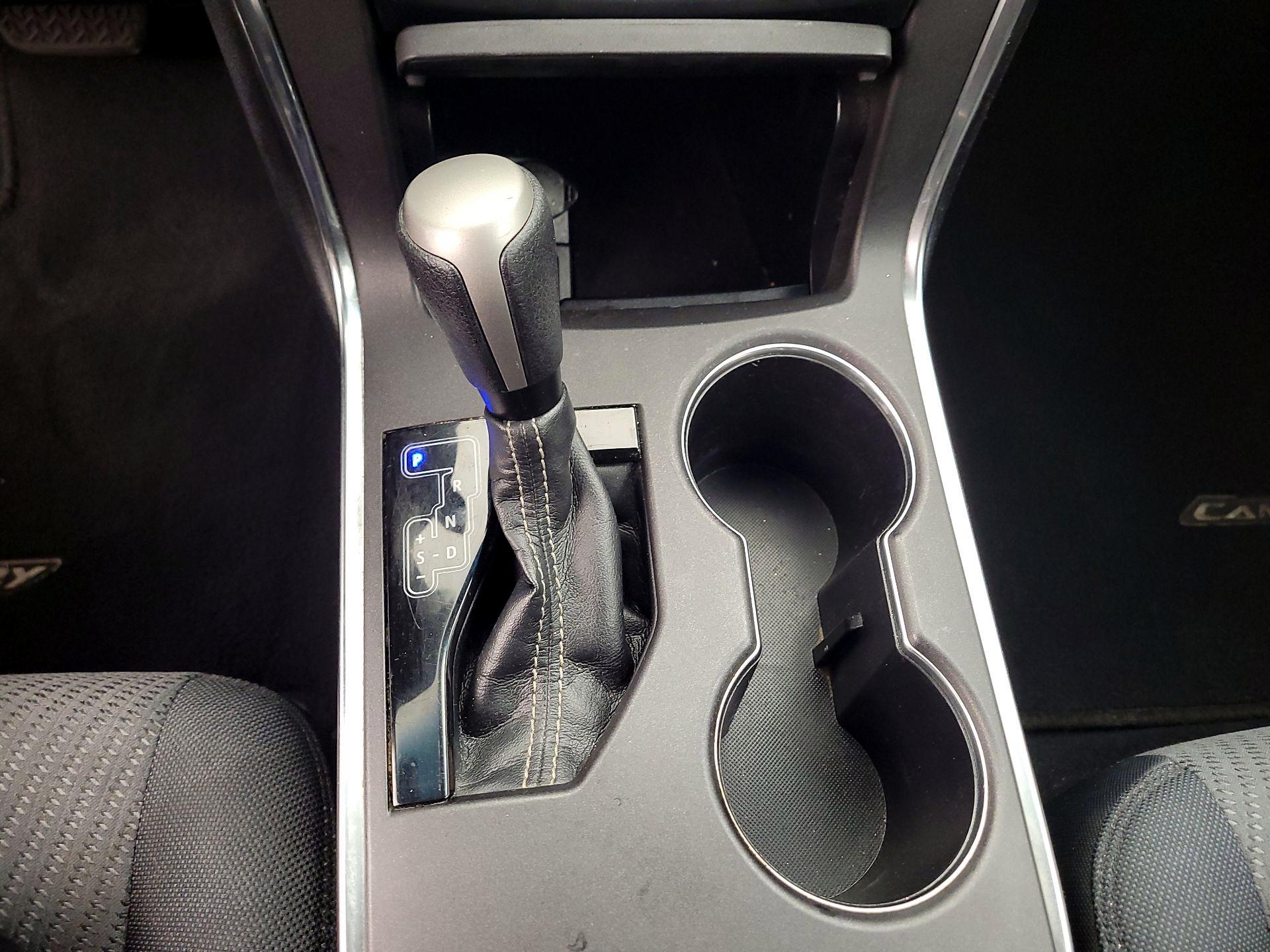 Thumbnail: 2016 Toyota Camry - 17