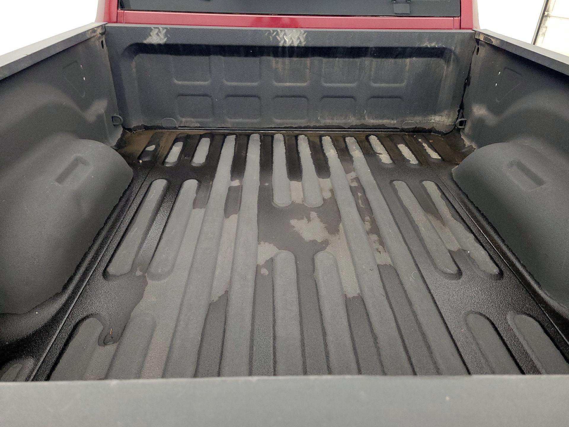 Thumbnail: 2019 RAM 1500 Classic - 16