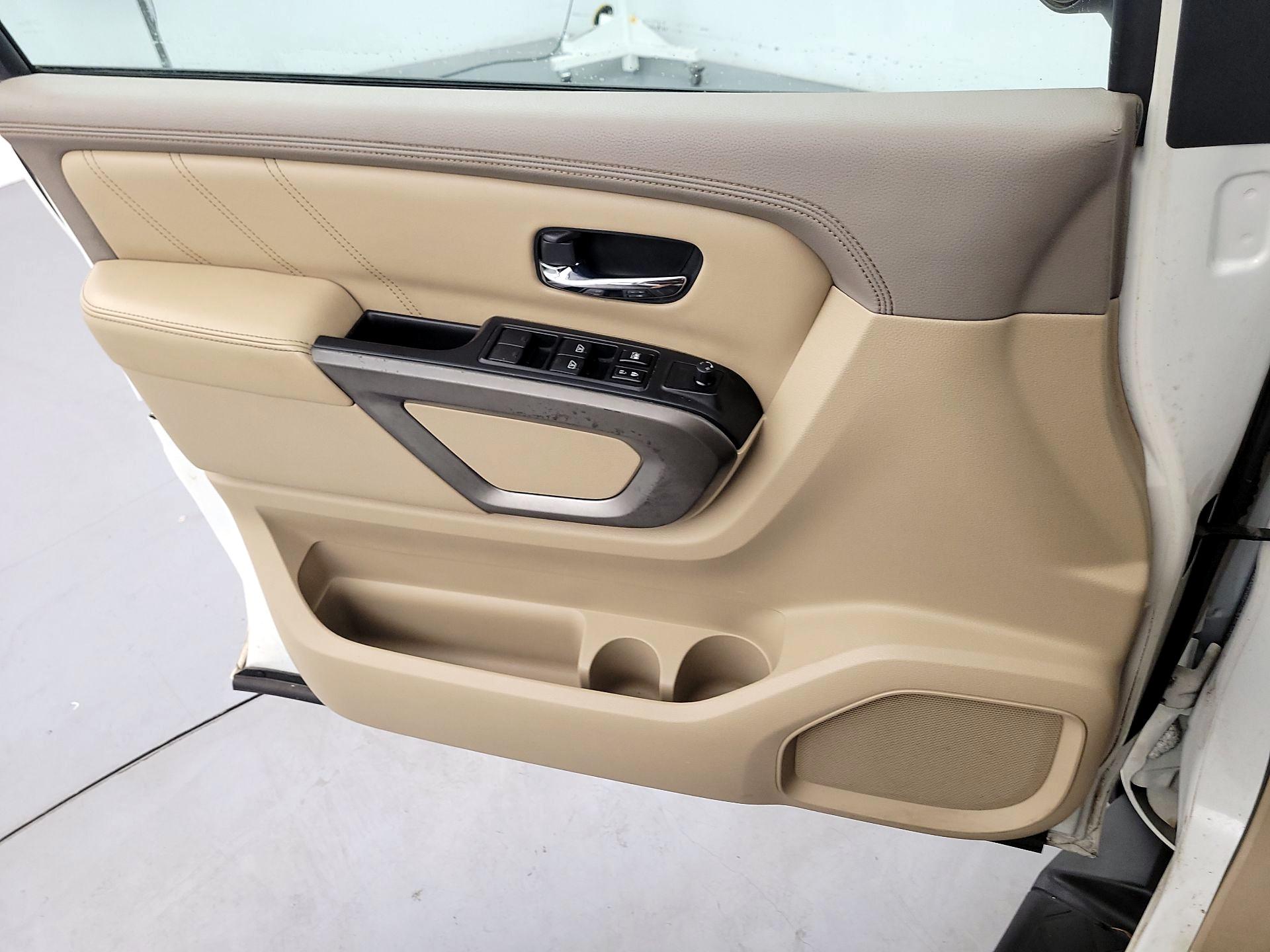 Thumbnail: 2015 Nissan Armada - 12