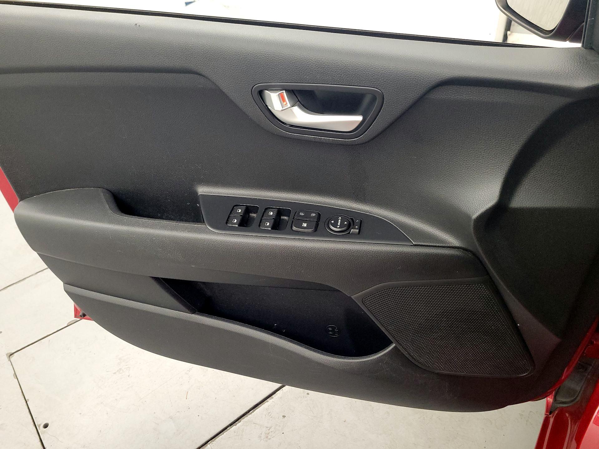 Thumbnail: 2019 Kia Rio5 - 12