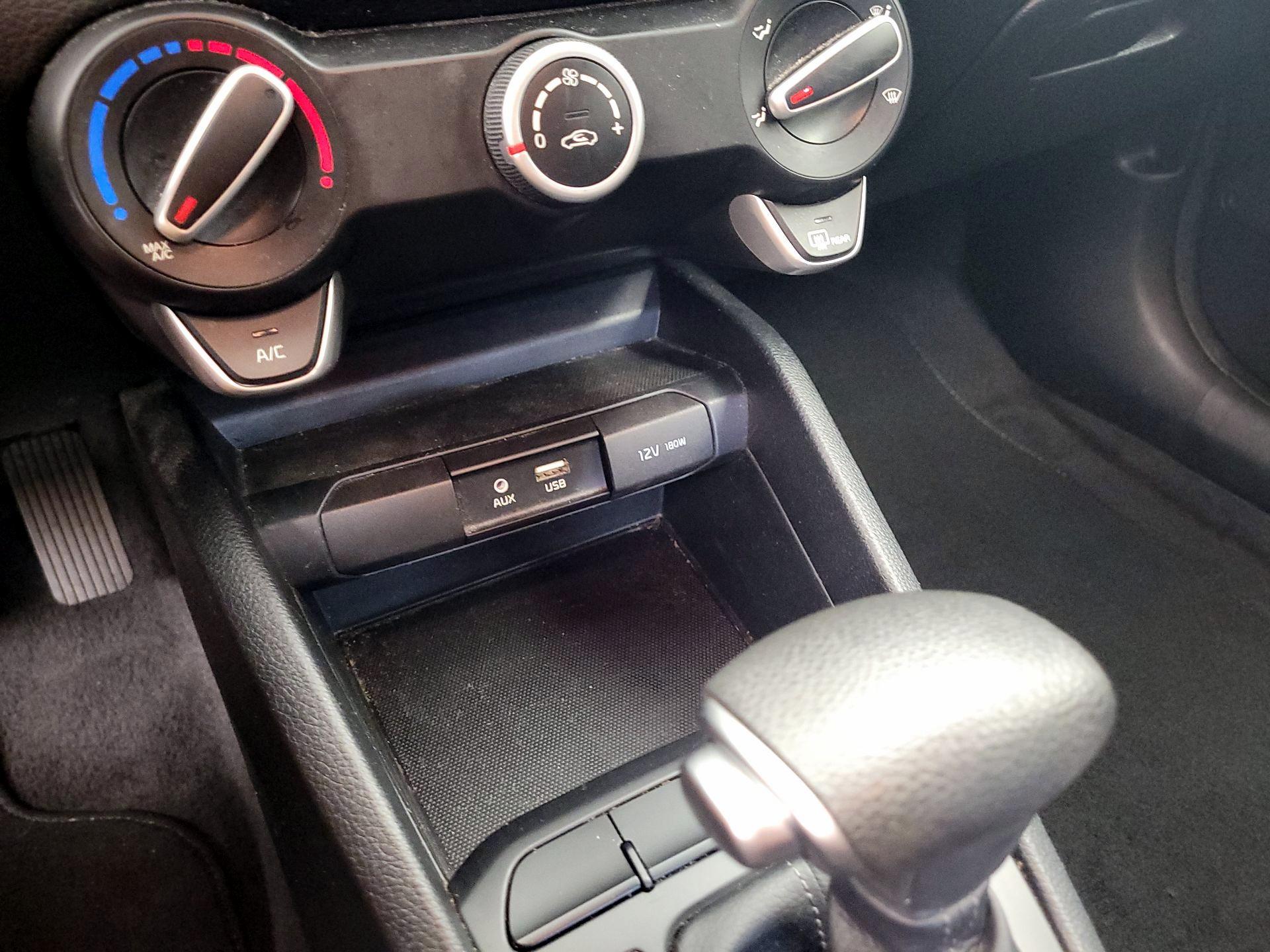 Thumbnail: 2019 Kia Rio5 - 18