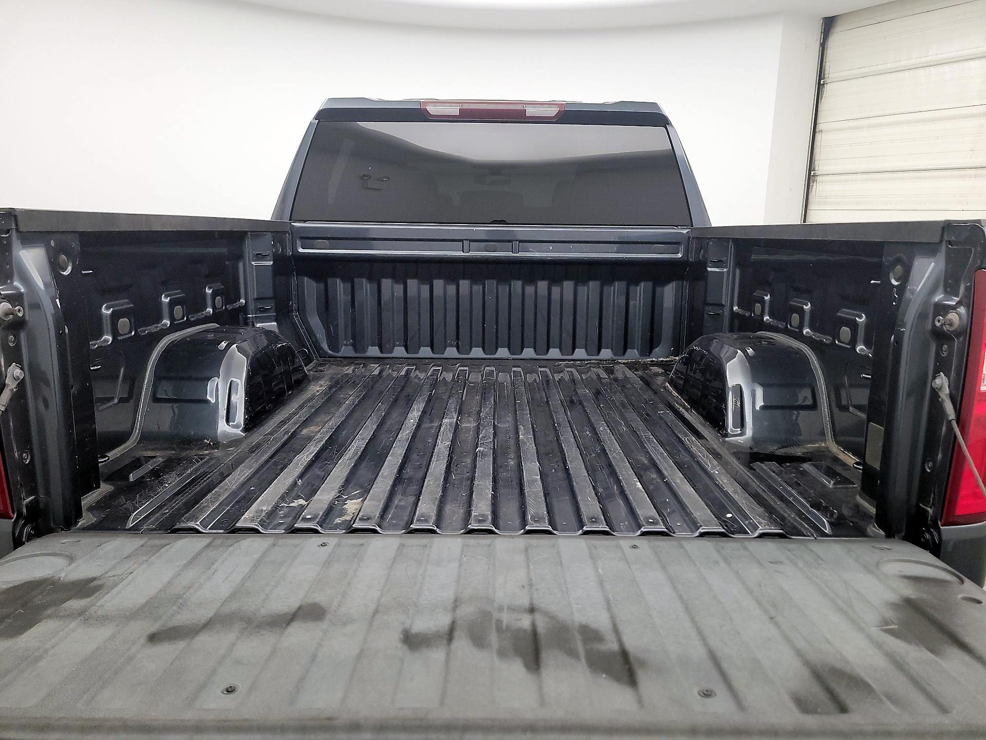 Thumbnail: 2020 Chevrolet Silverado 1500 - 16