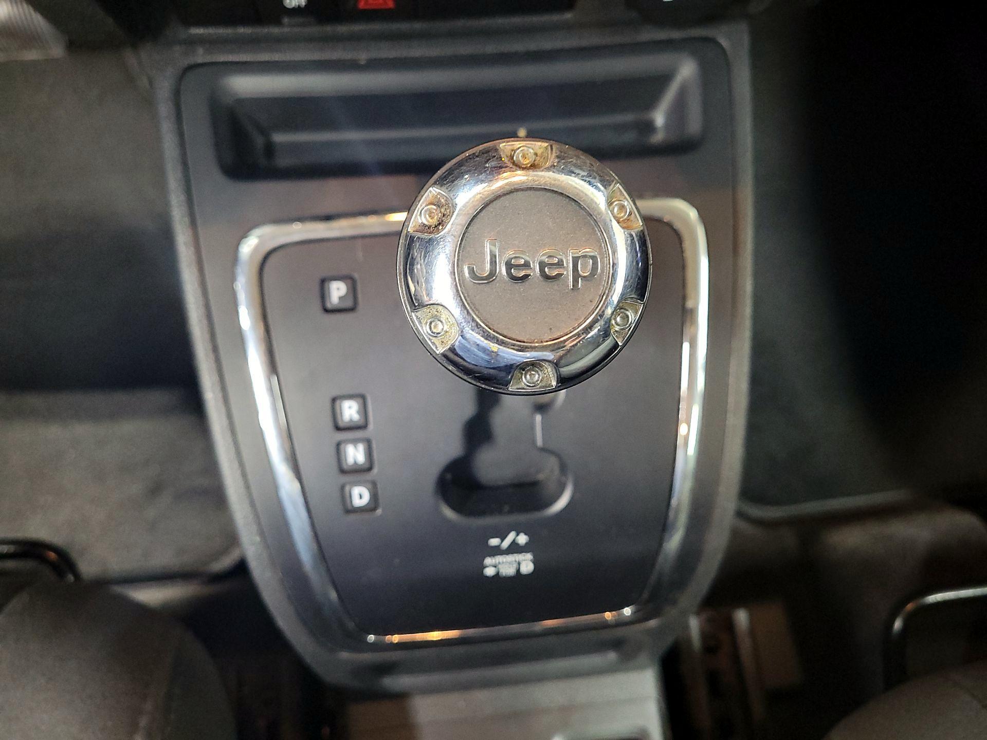 Thumbnail: 2017 Jeep Patriot - 15