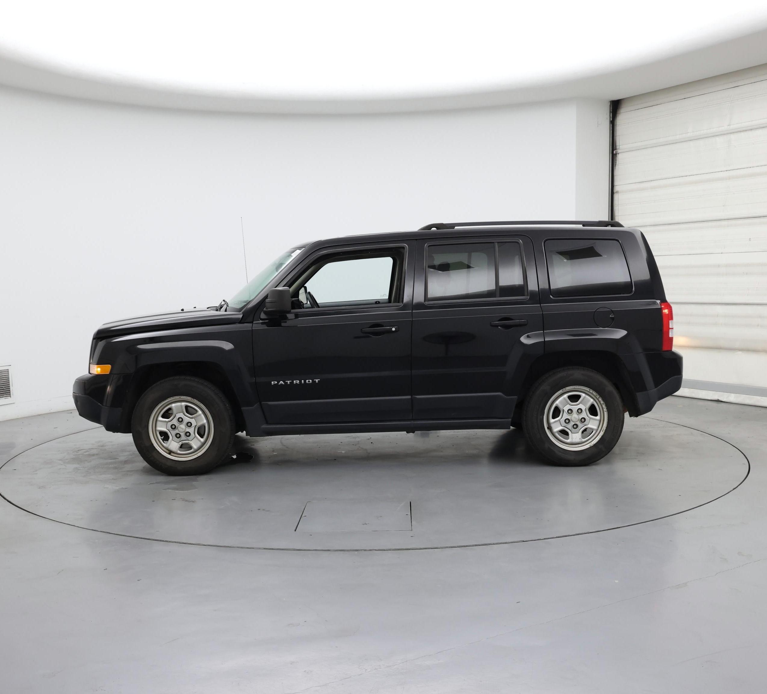 Thumbnail: 2017 Jeep Patriot - 3