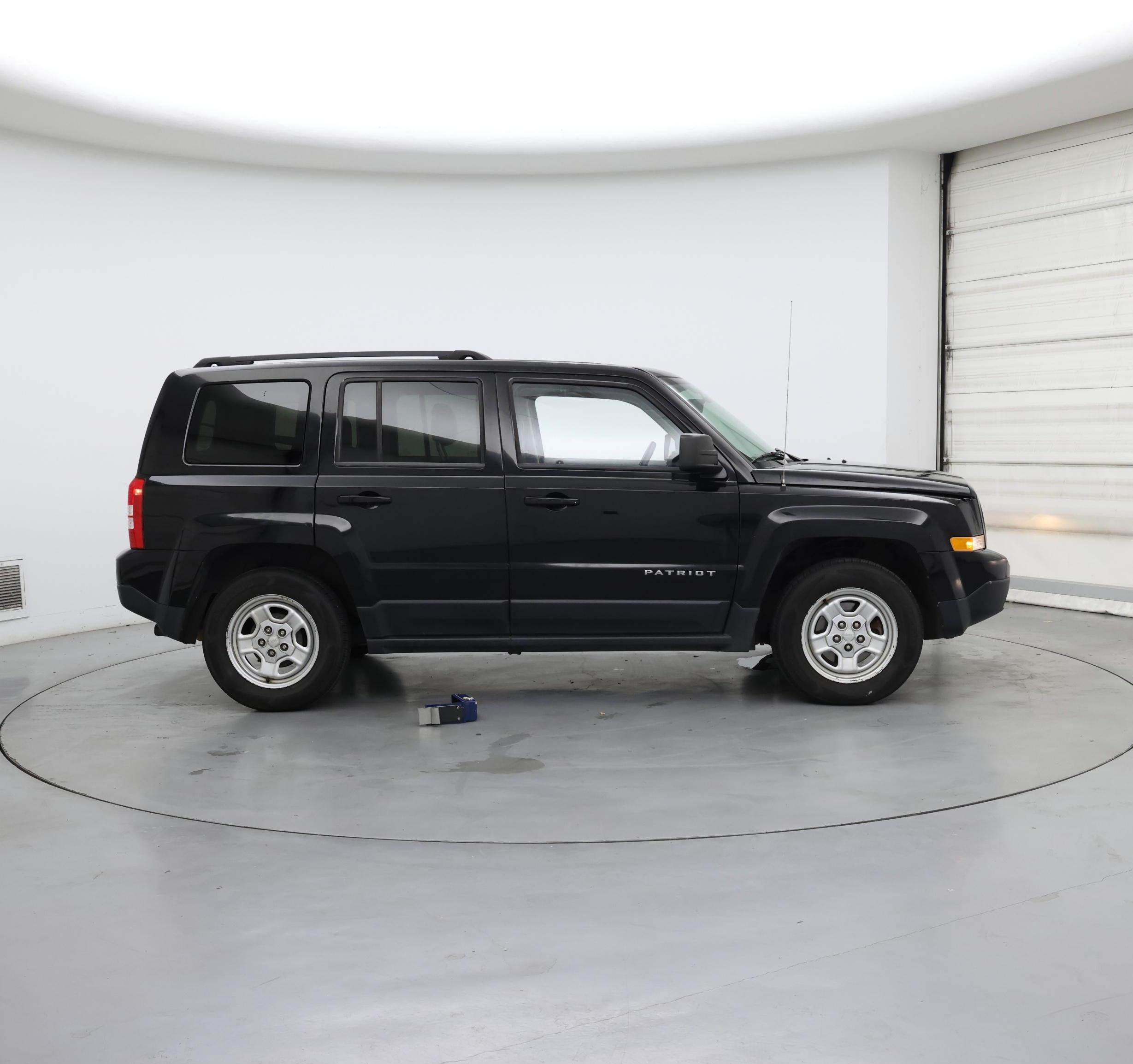 Thumbnail: 2017 Jeep Patriot - 7