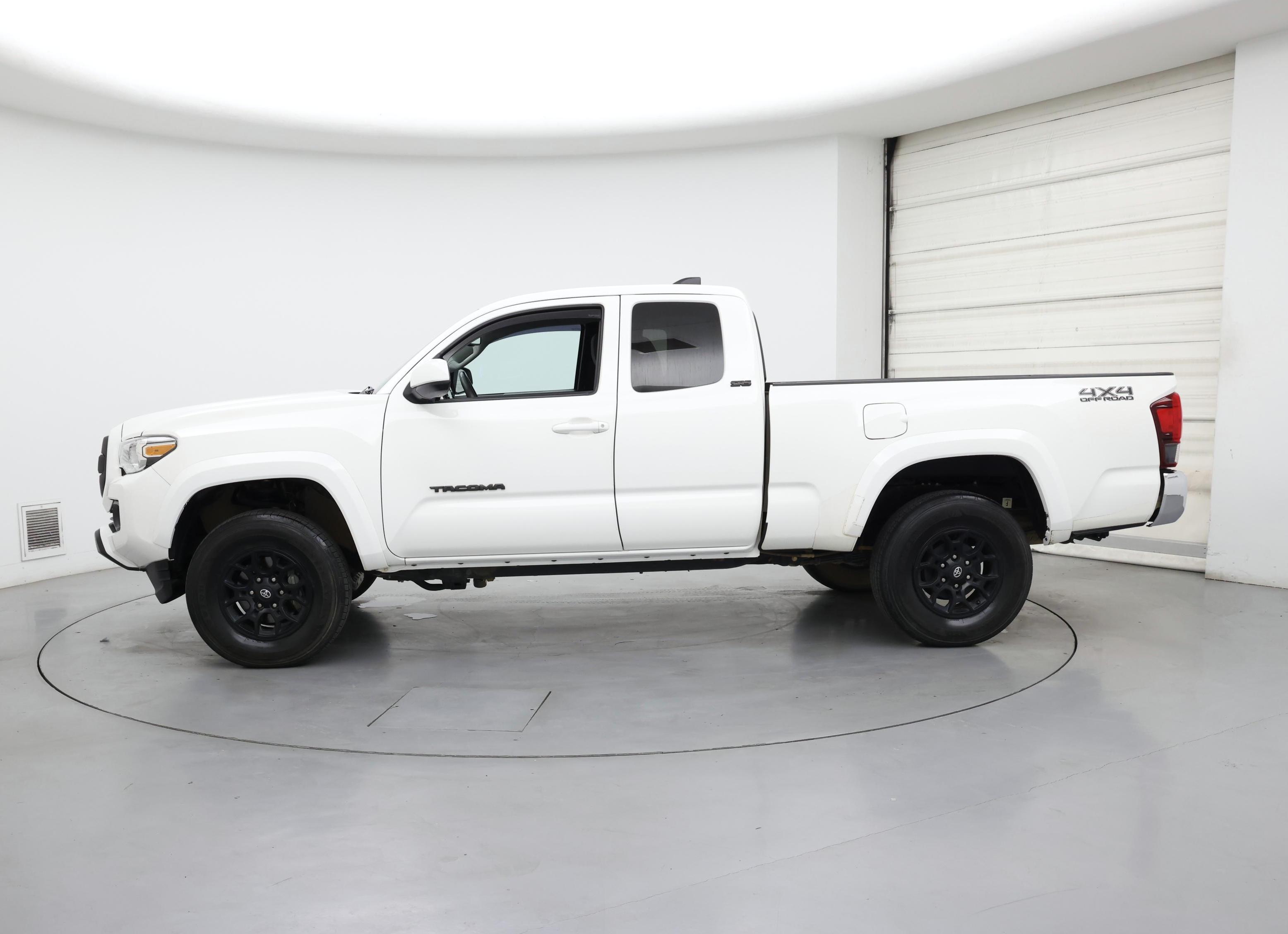 Thumbnail: 2021 Toyota Tacoma - 3