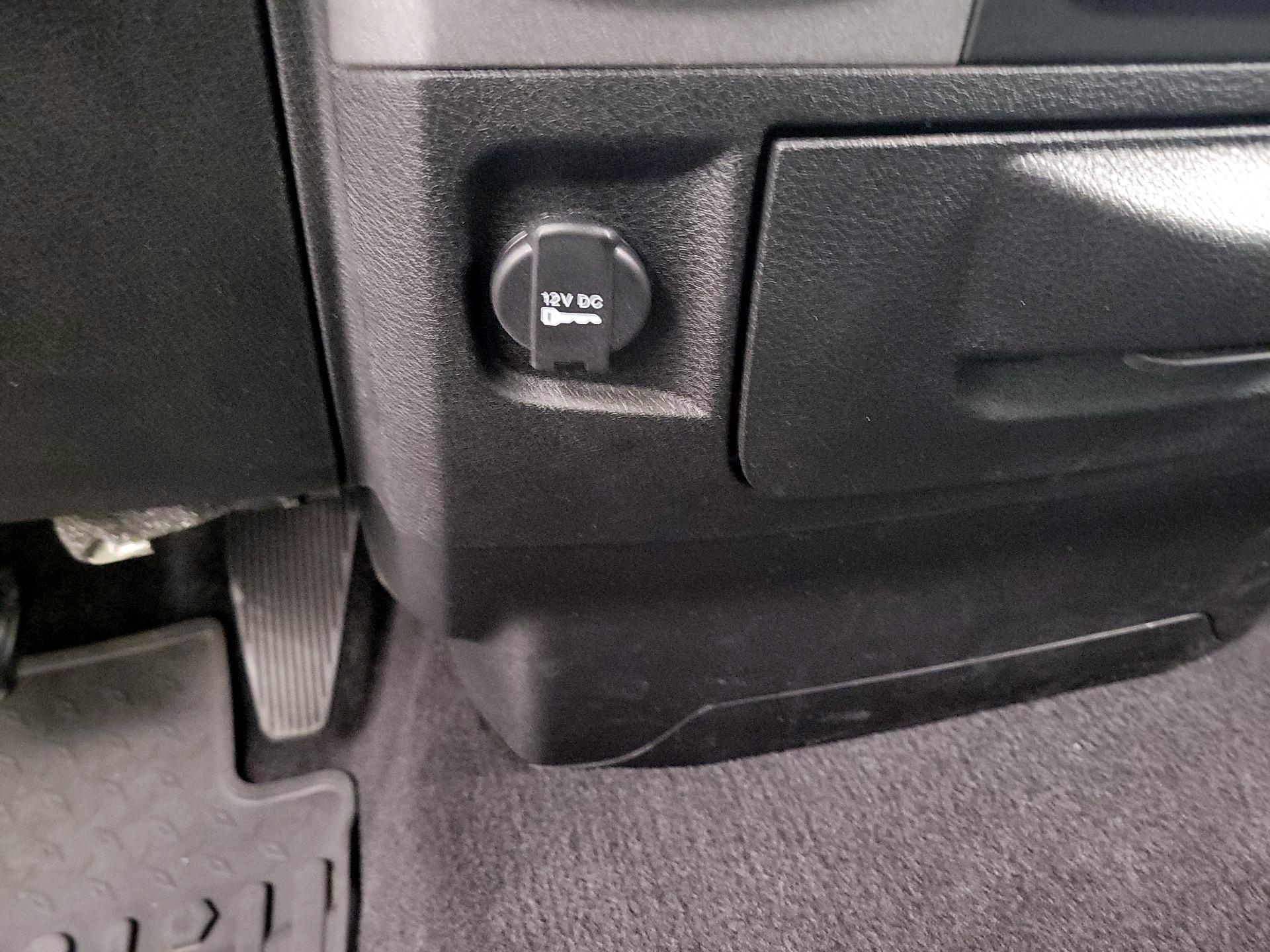 Thumbnail: 2019 RAM 1500 Classic - 18