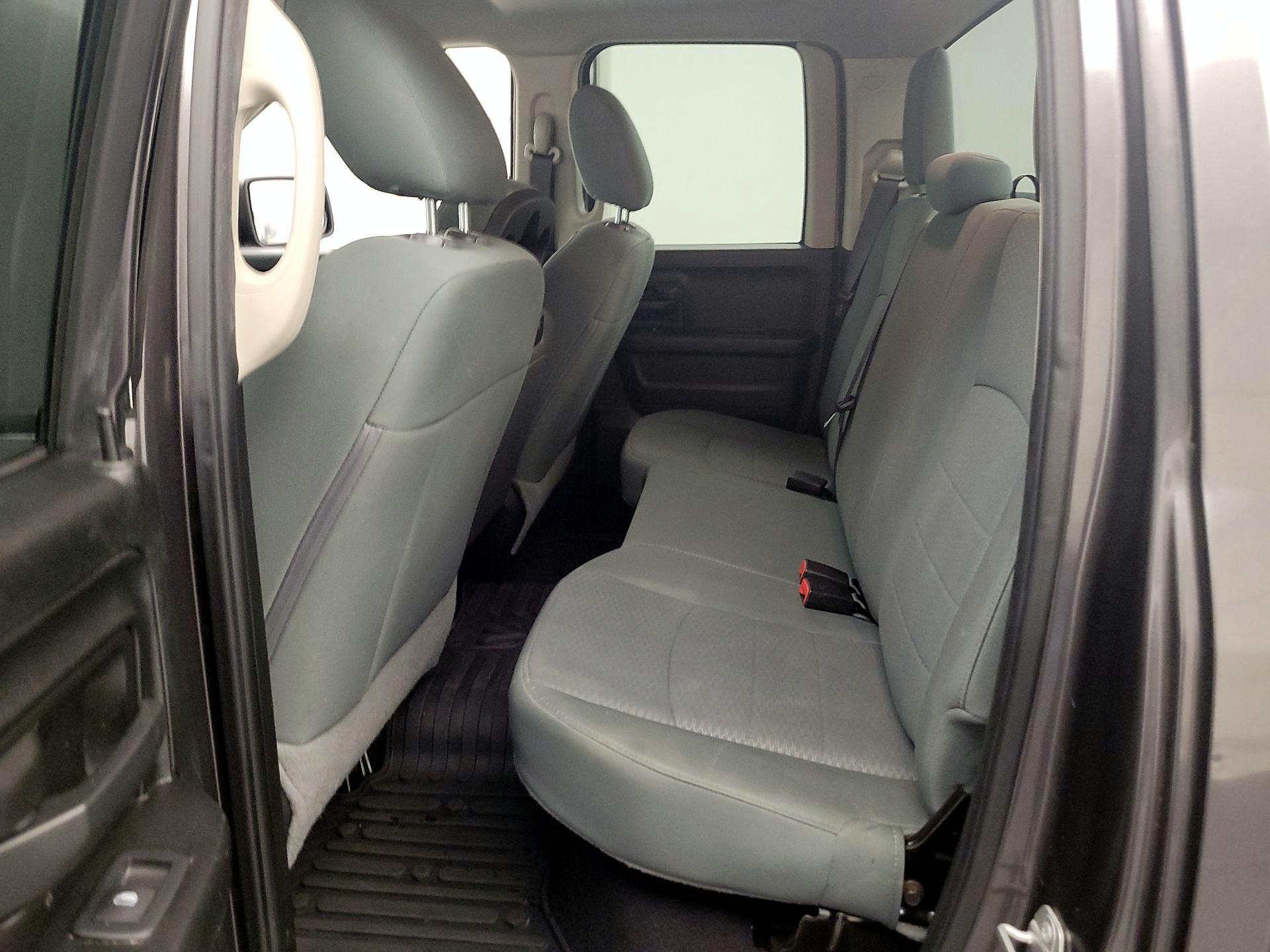 Thumbnail: 2019 RAM 1500 Classic - 19