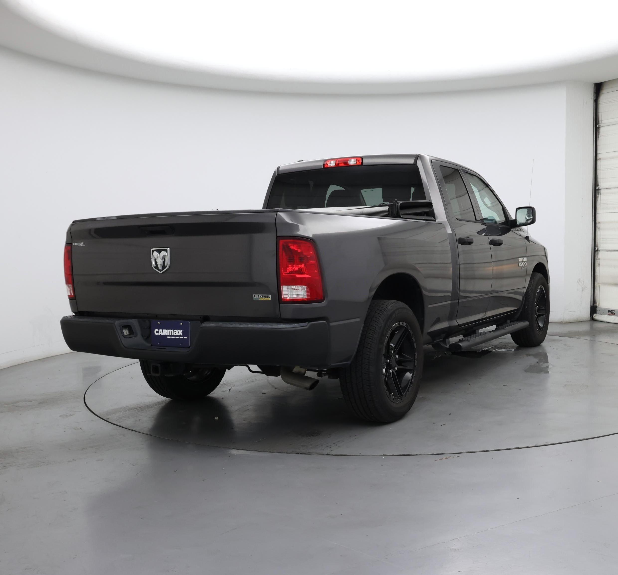 Thumbnail: 2019 RAM 1500 Classic - 8
