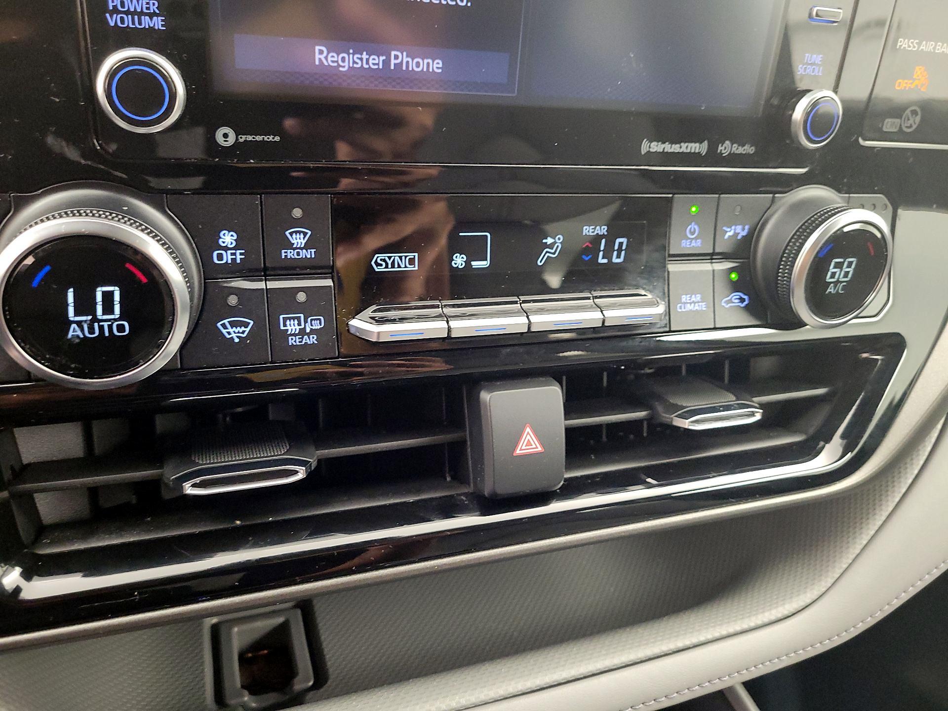 Thumbnail: 2021 Toyota Highlander - 14