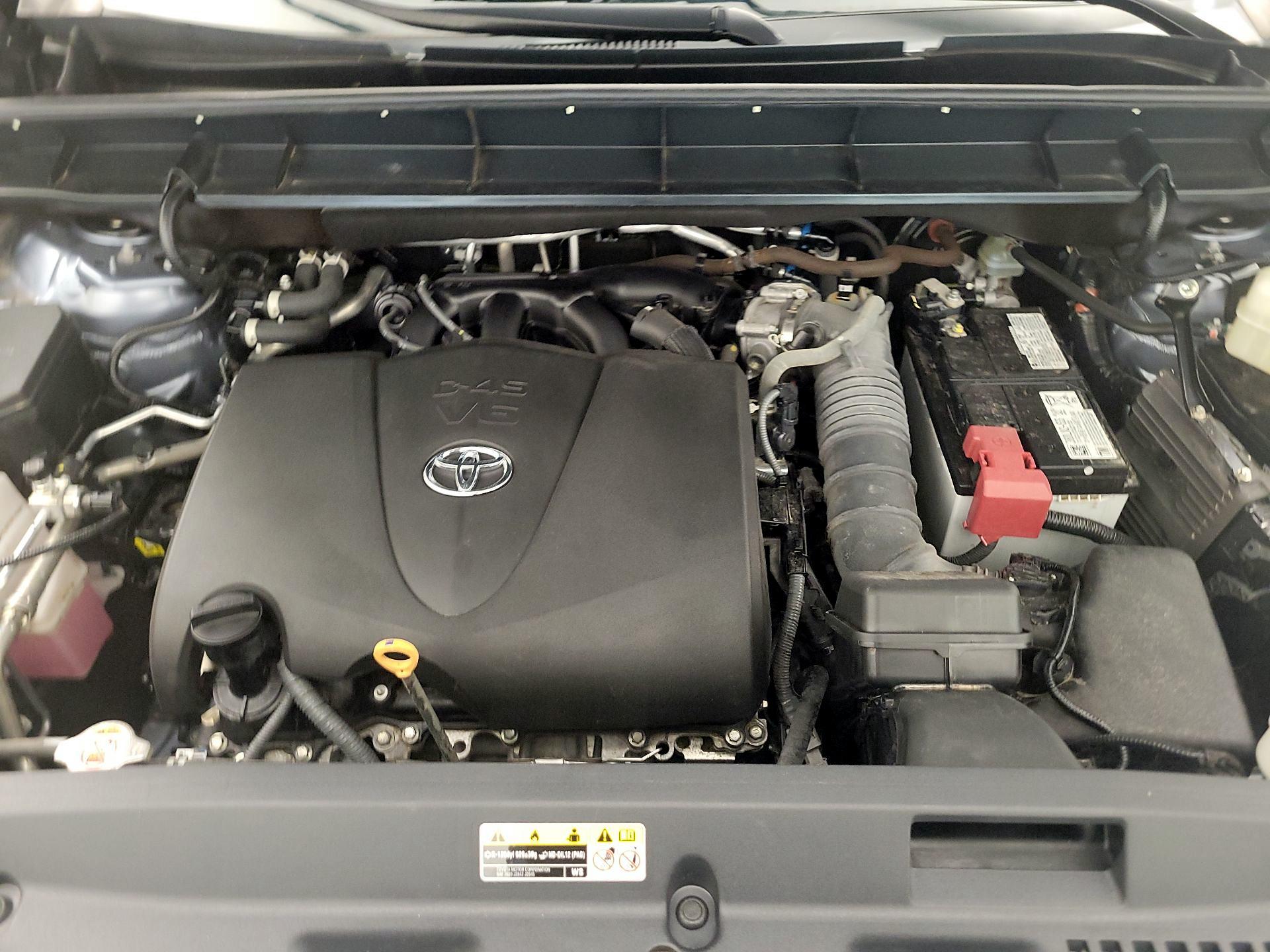 Thumbnail: 2021 Toyota Highlander - 17