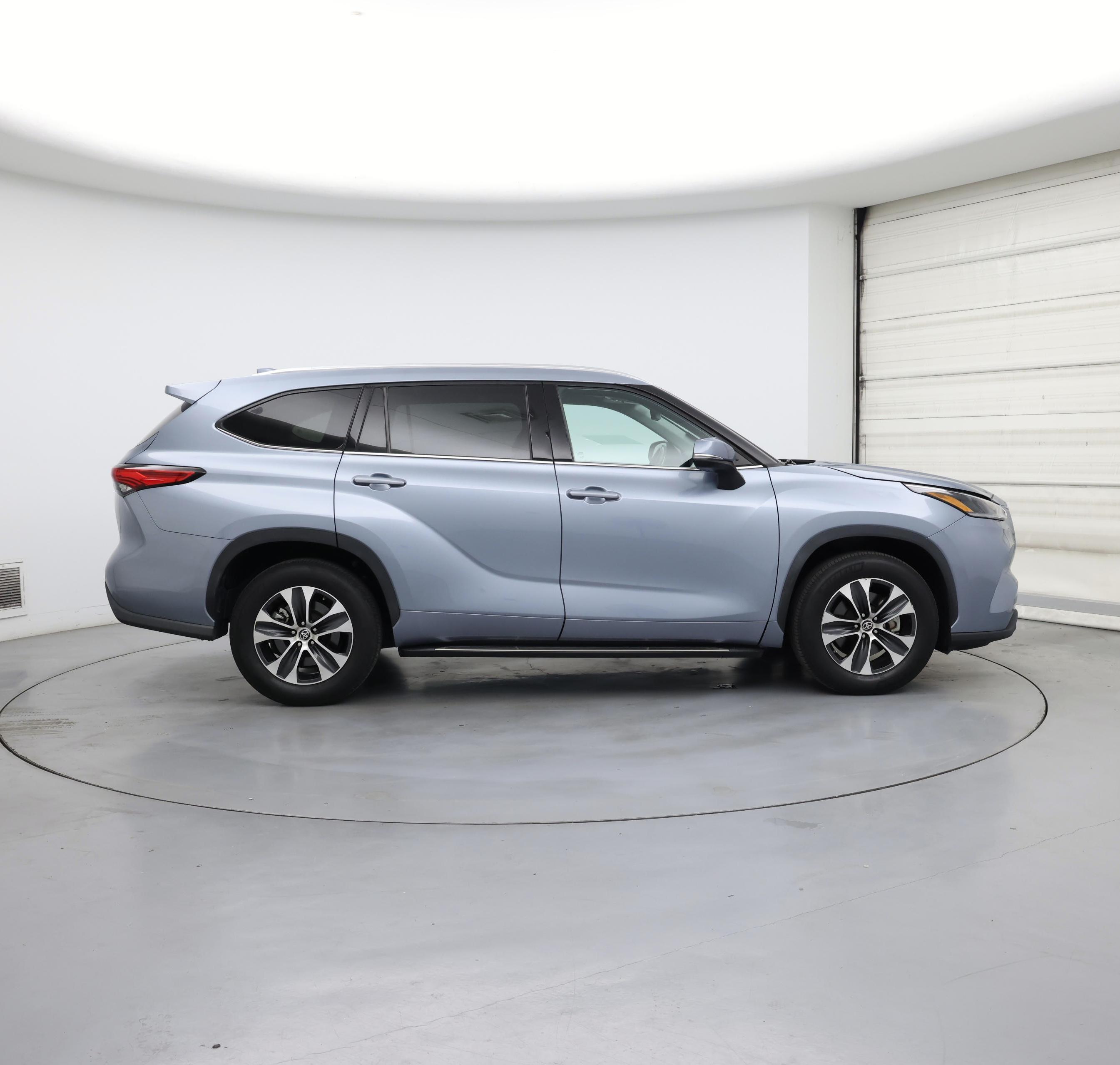 Thumbnail: 2021 Toyota Highlander - 7