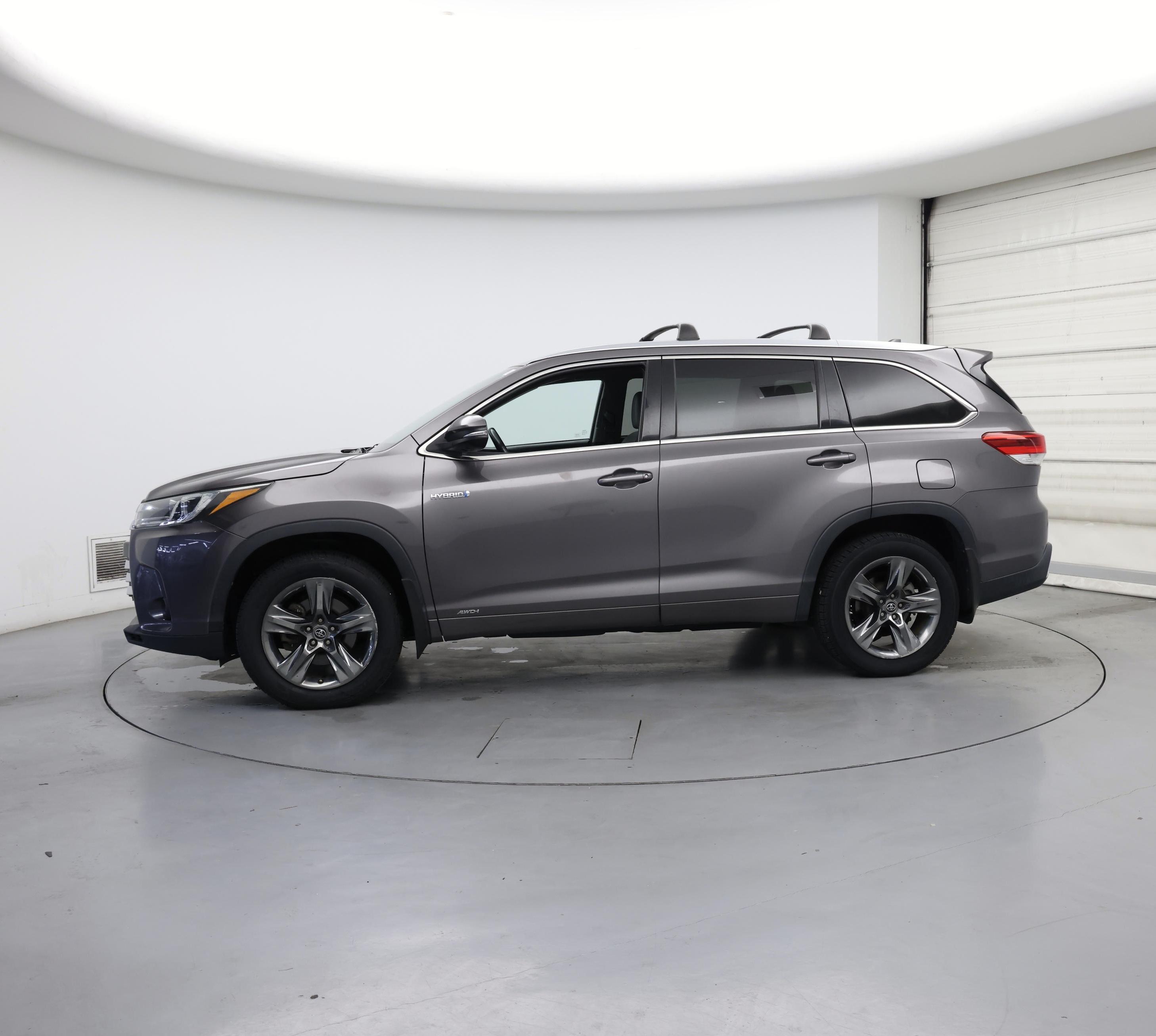 Thumbnail: 2017 Toyota Highlander - 3