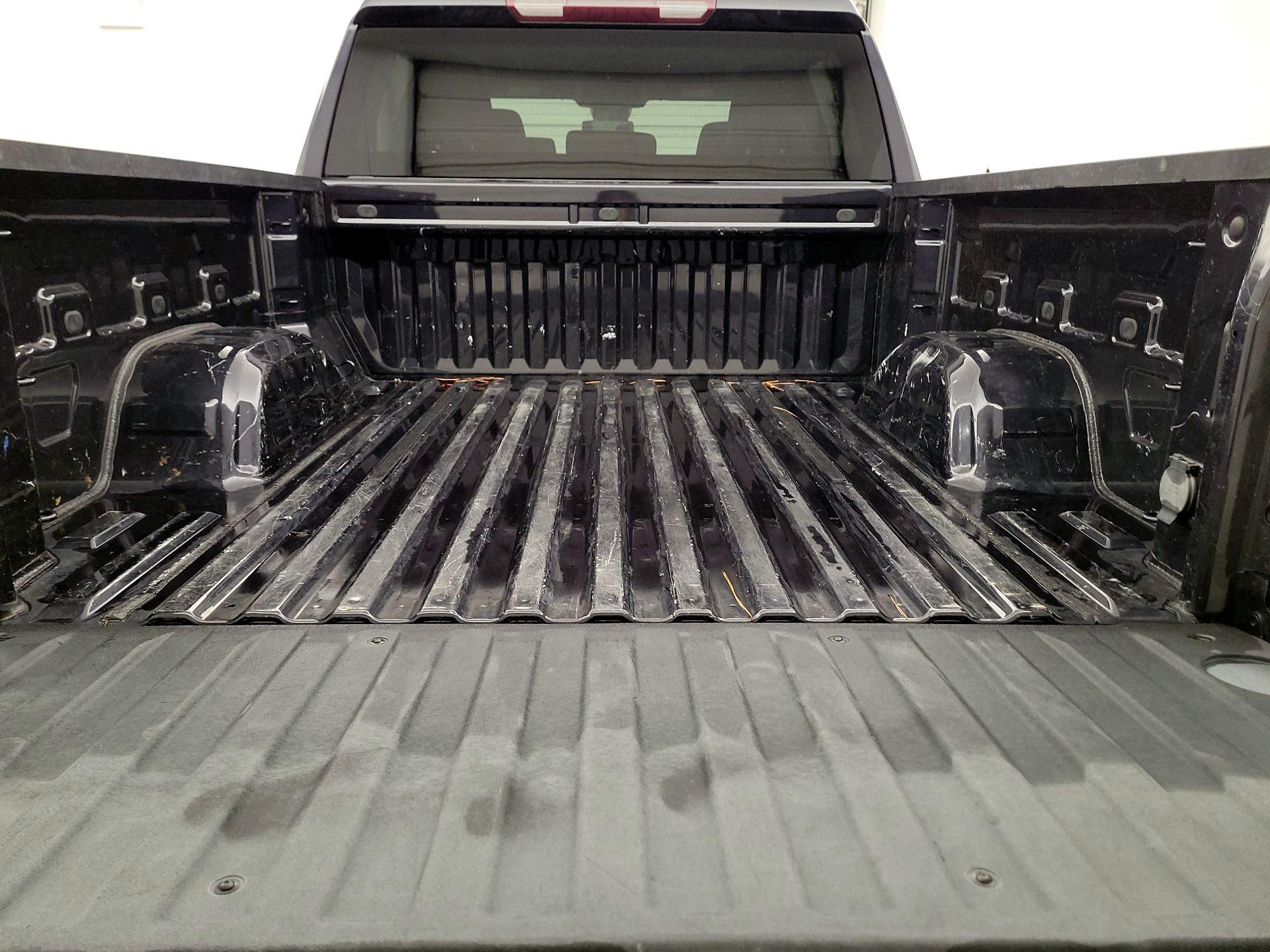 Thumbnail: 2022 Chevrolet Silverado 1500 - 16