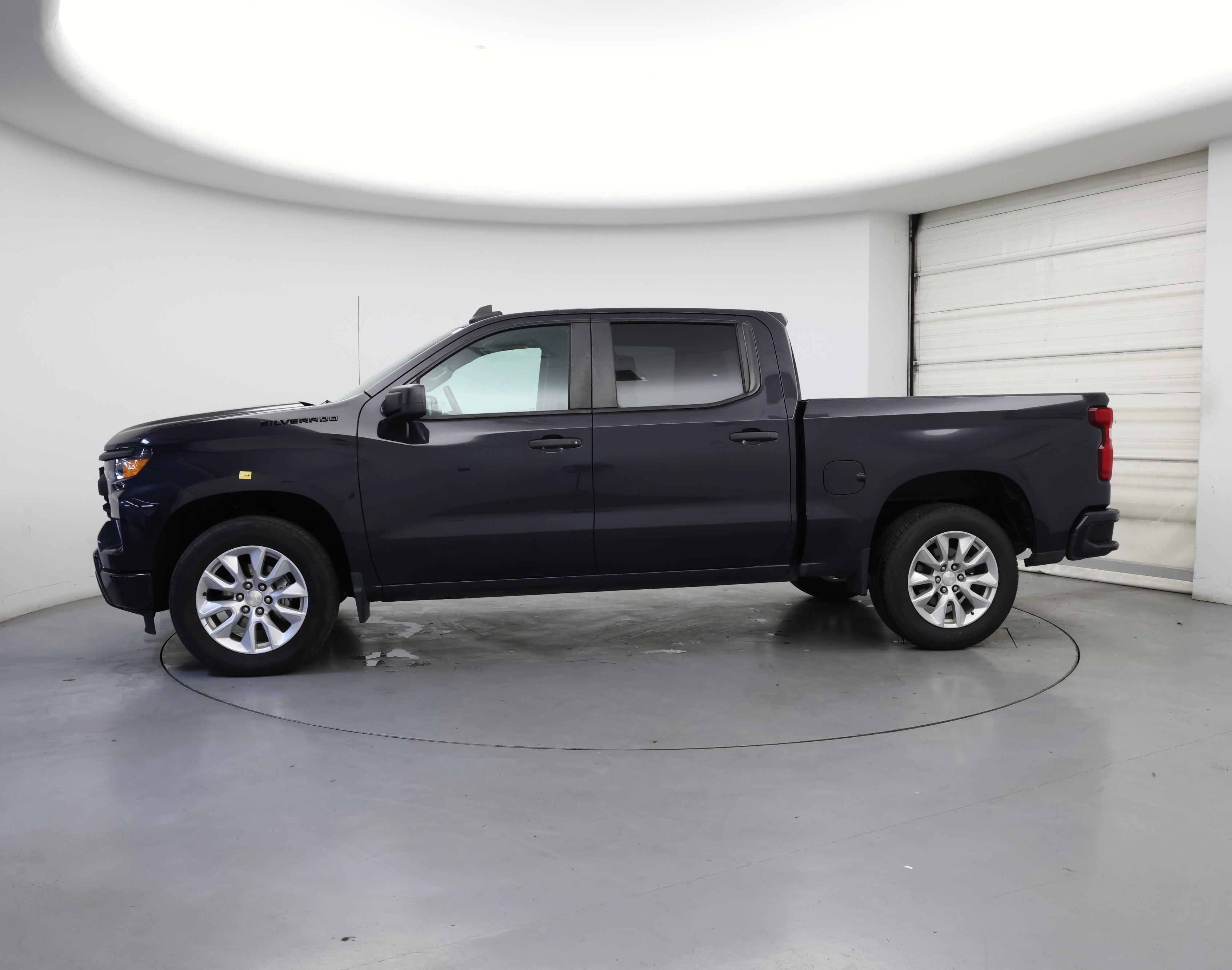 Thumbnail: 2022 Chevrolet Silverado 1500 - 3