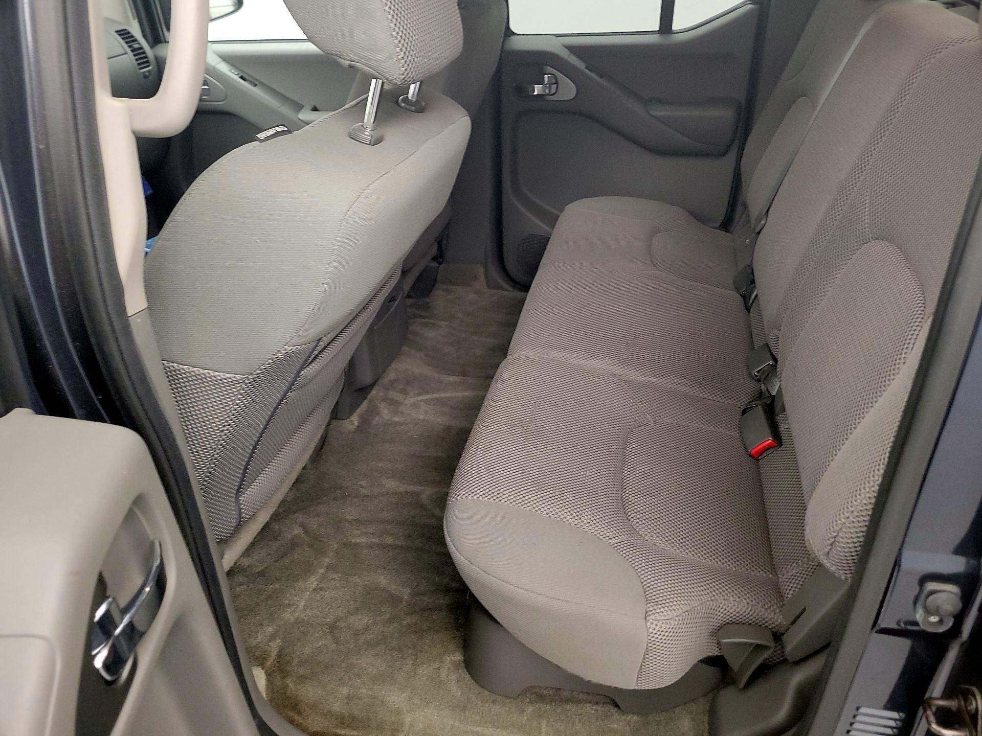 Thumbnail: 2015 Nissan Frontier - 18