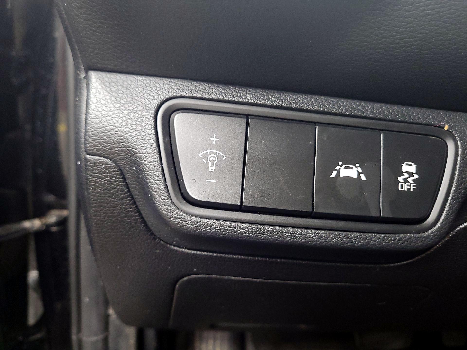 Thumbnail: 2019 Kia Forte - 13