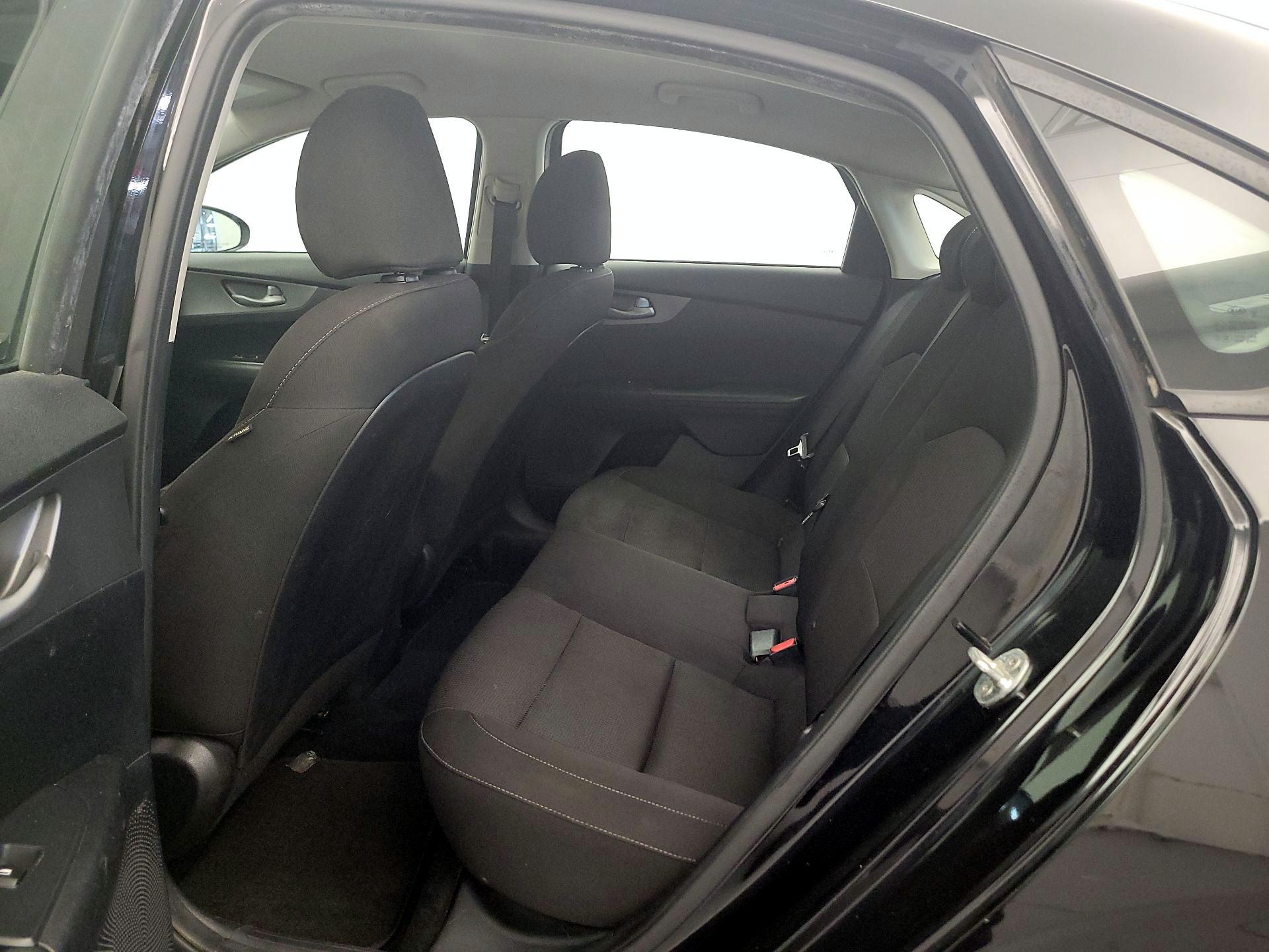 Thumbnail: 2019 Kia Forte - 18
