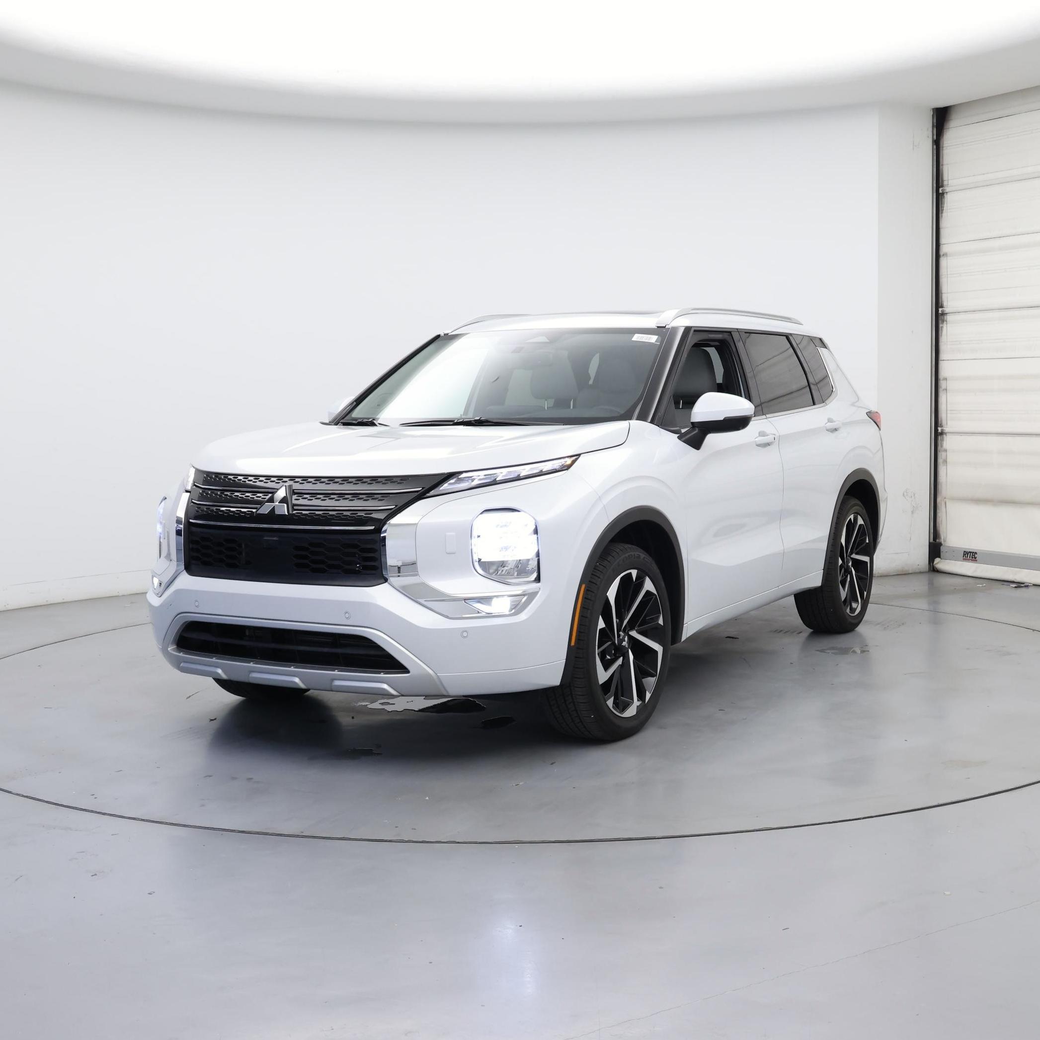 Thumbnail: 2024 Mitsubishi Outlander - 4