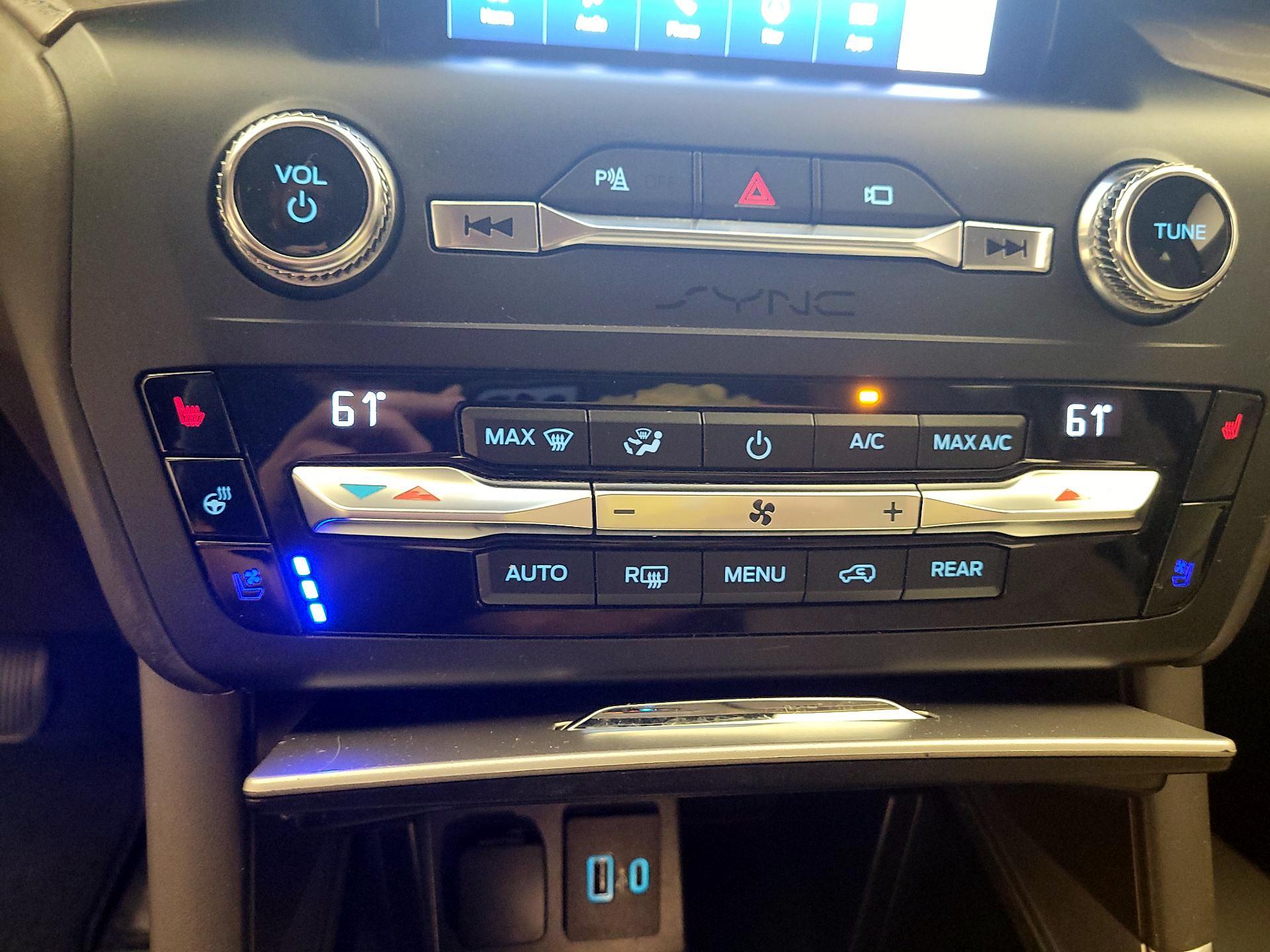 Thumbnail: 2020 Ford Explorer - 14