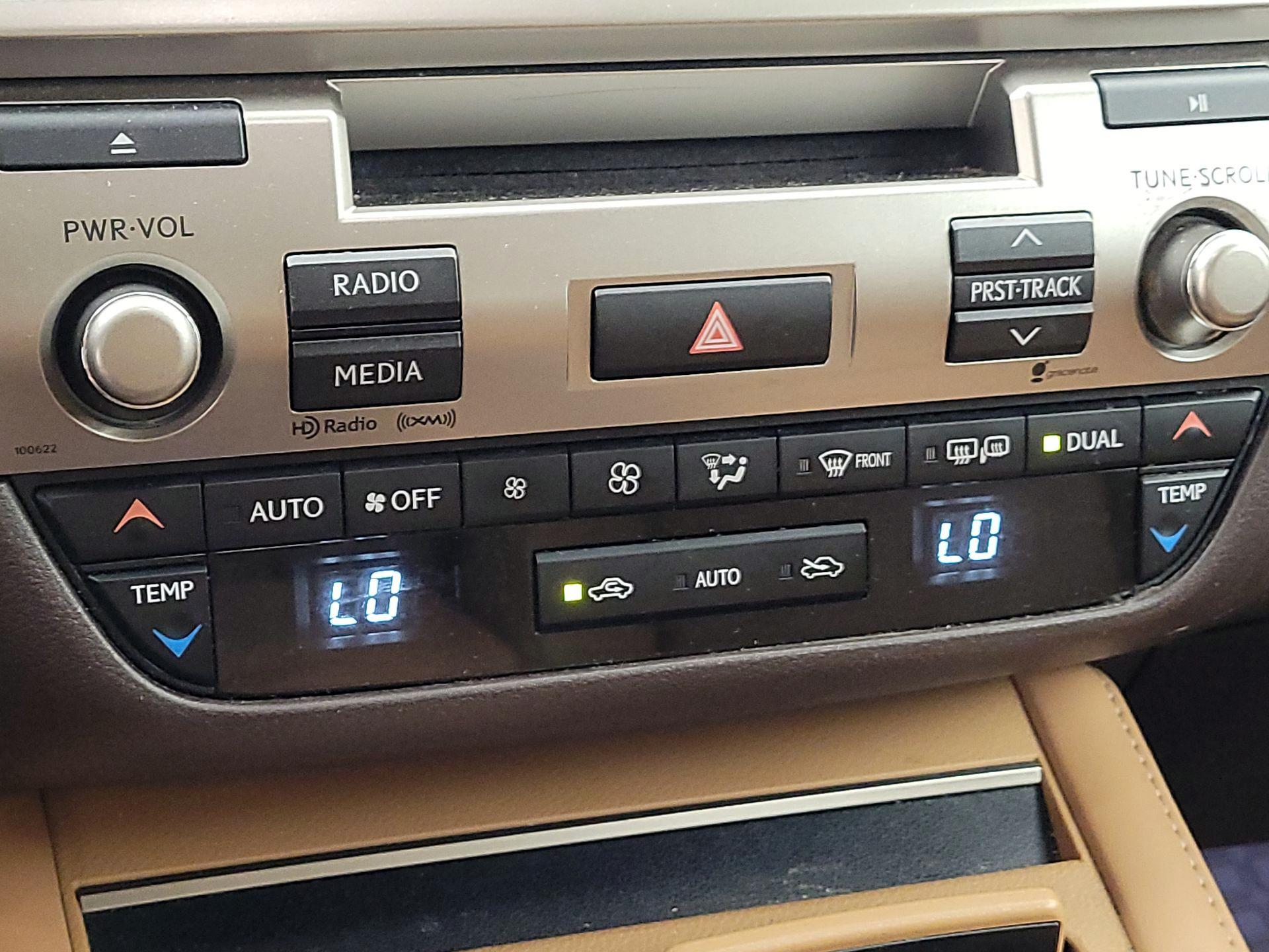 Thumbnail: 2016 Lexus ES - 15