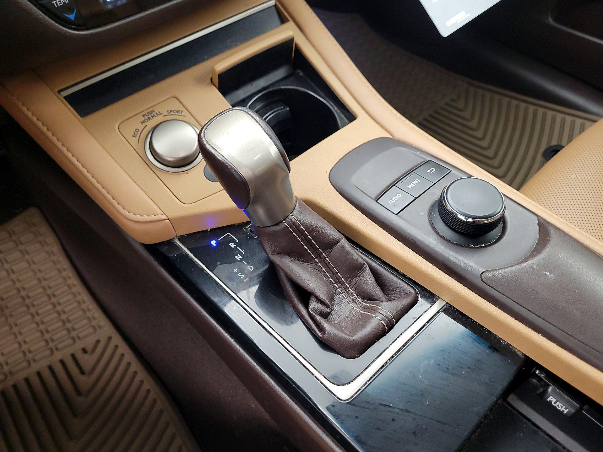 Thumbnail: 2016 Lexus ES - 16