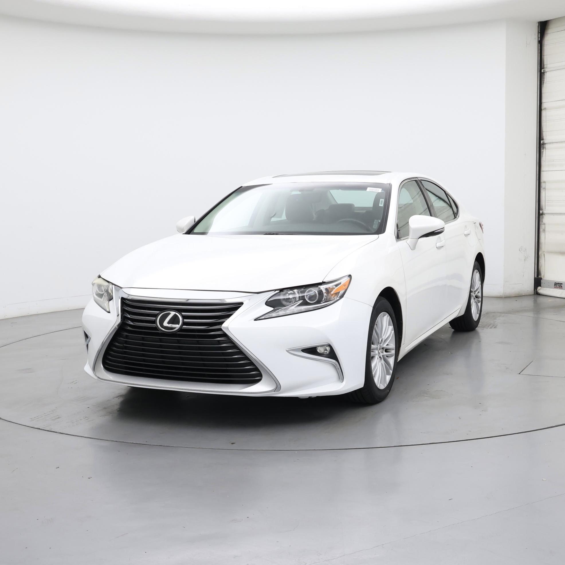 Thumbnail: 2016 Lexus ES - 4