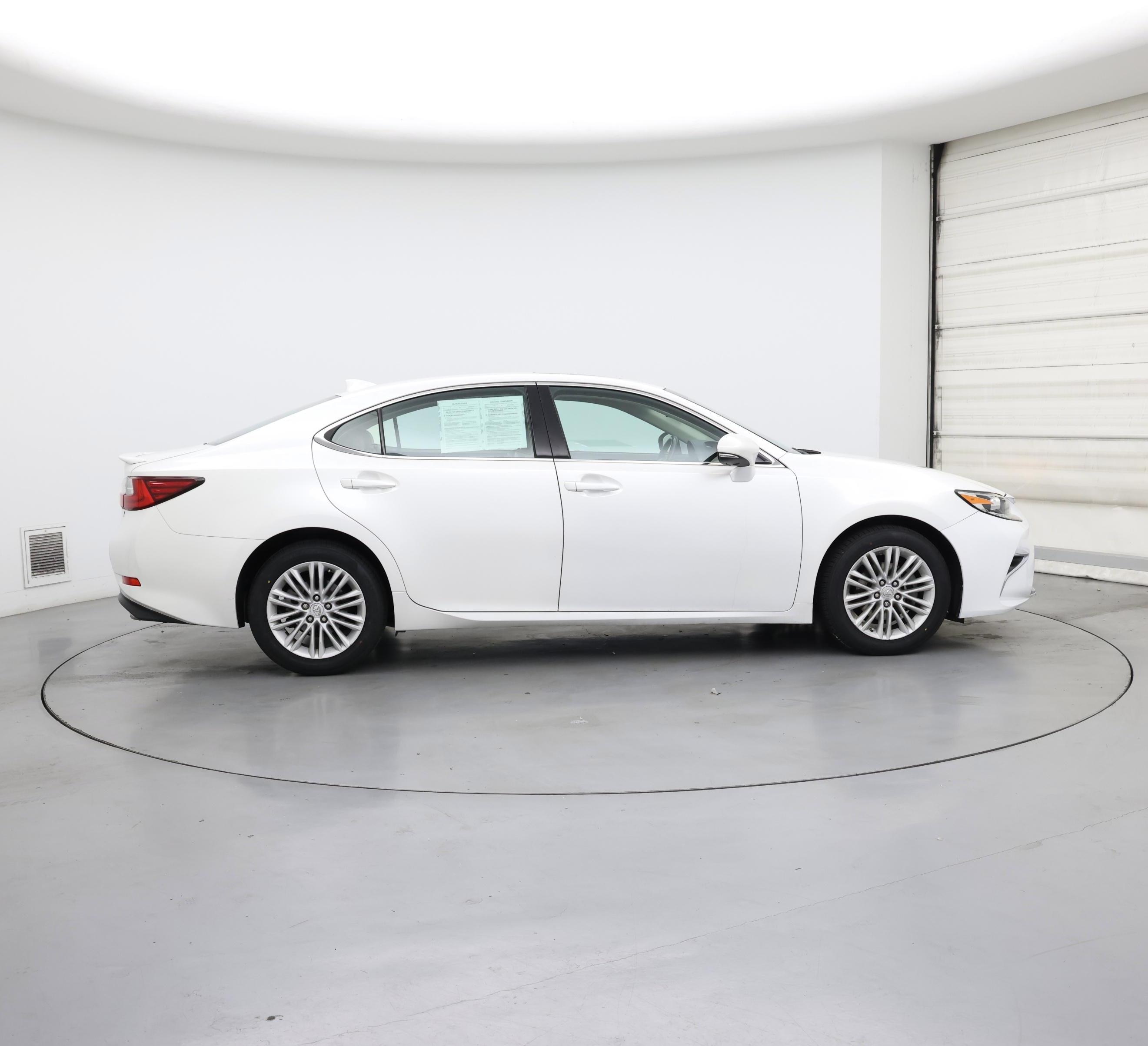 Thumbnail: 2016 Lexus ES - 7