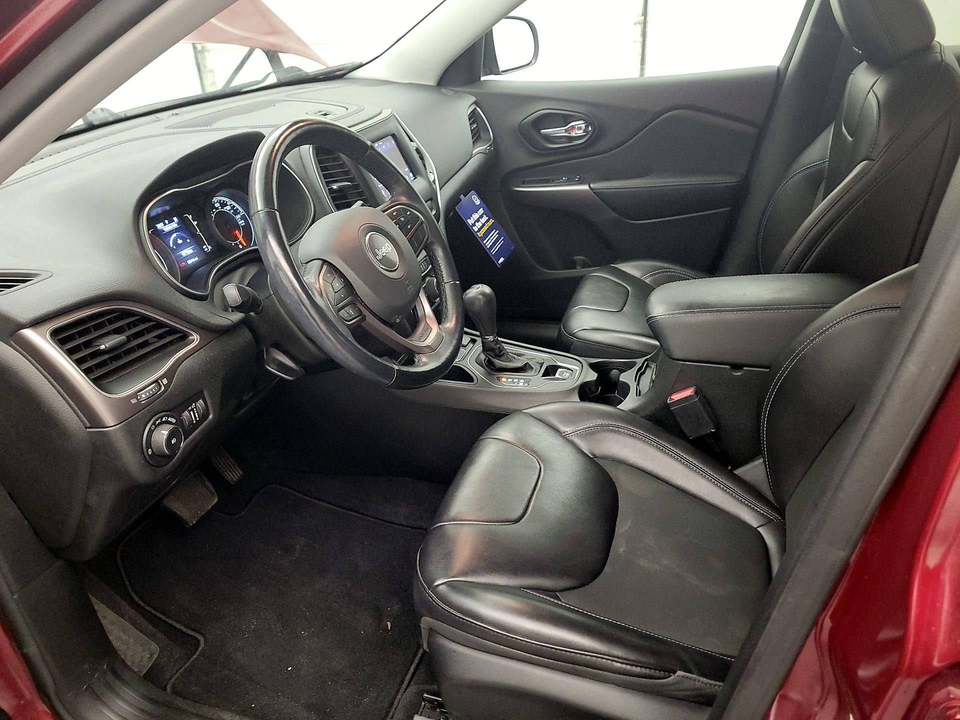 Thumbnail: 2021 Jeep Cherokee - 11