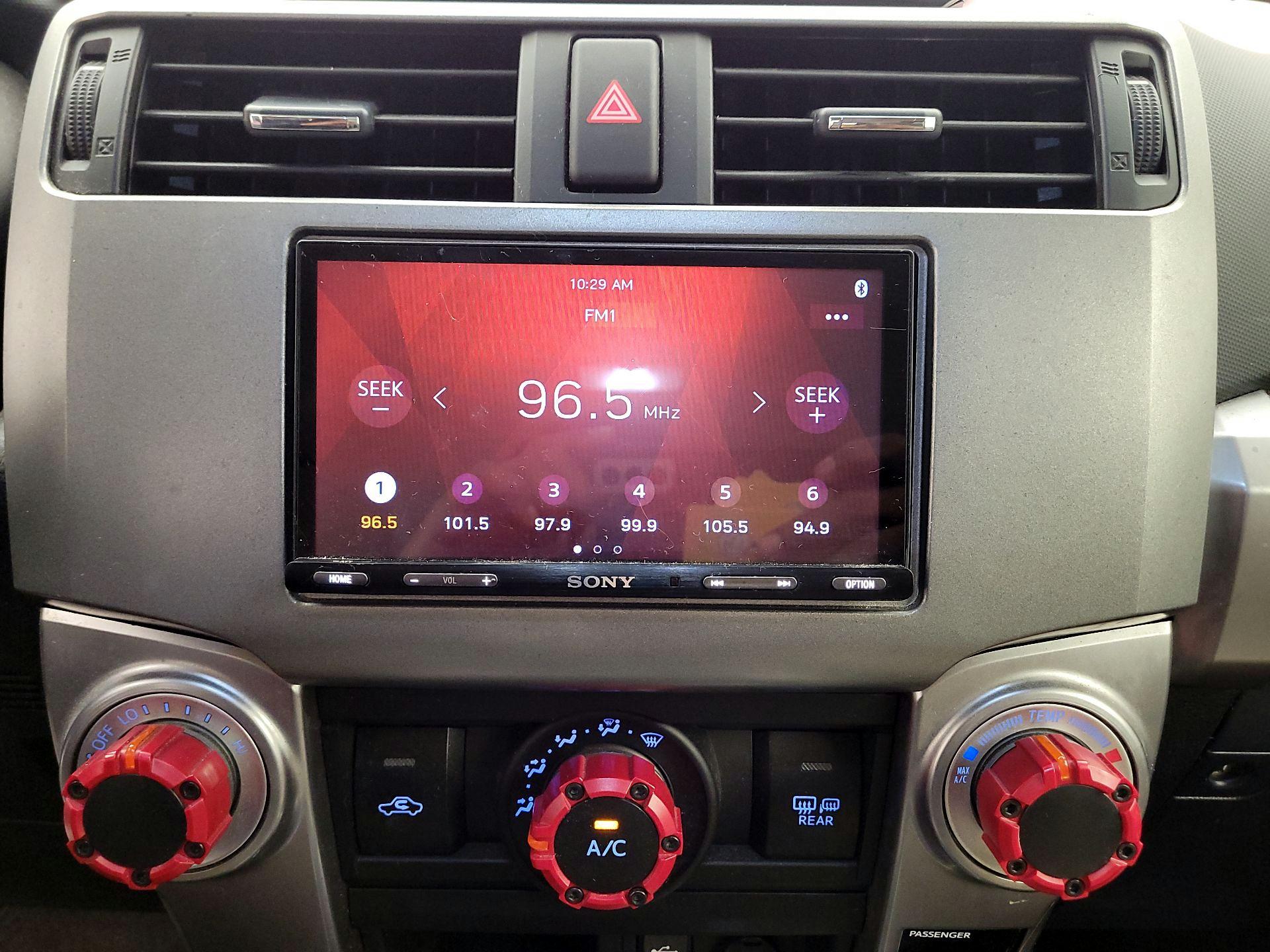 Thumbnail: 2015 Toyota 4Runner - 13