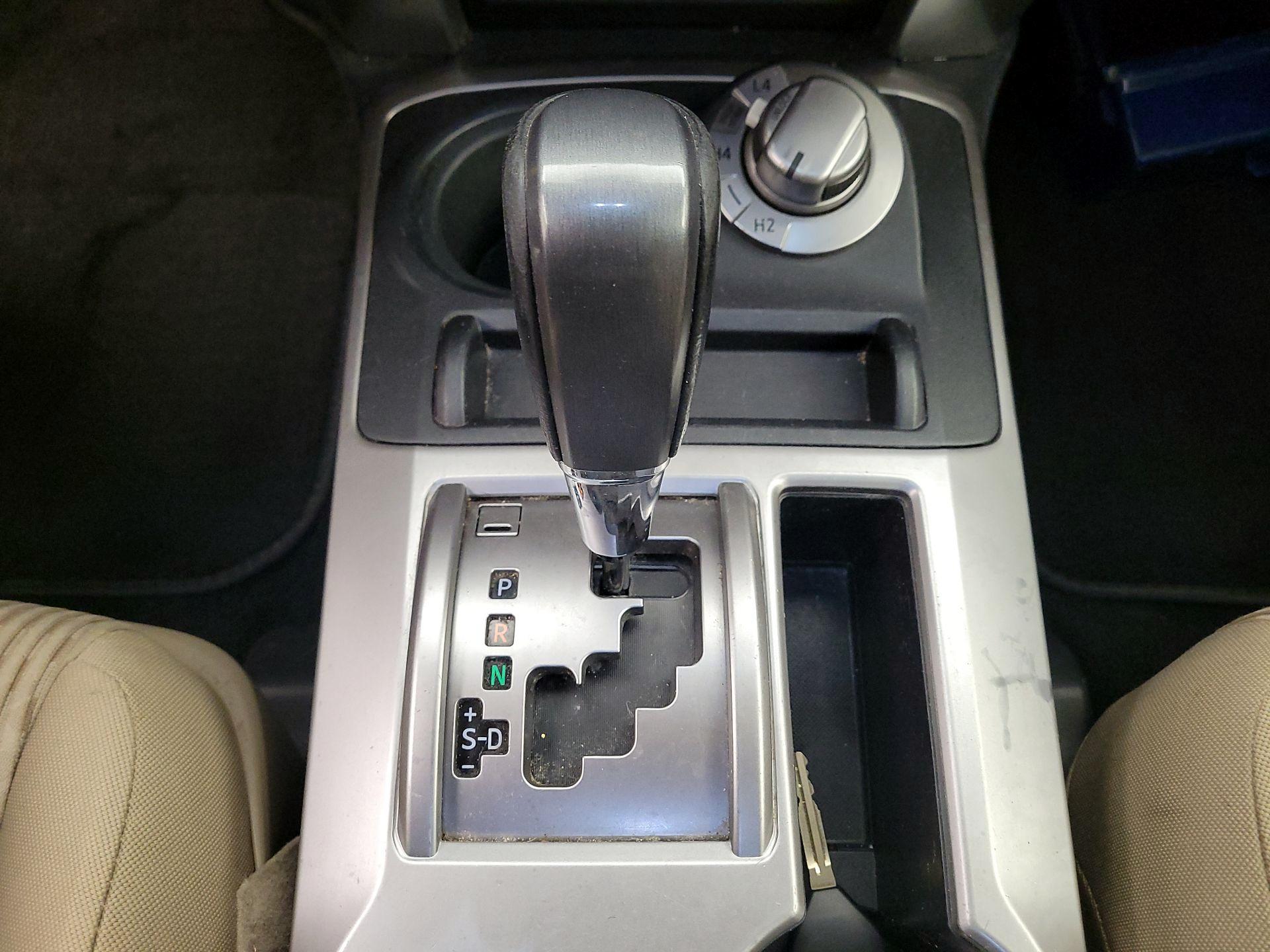 Thumbnail: 2015 Toyota 4Runner - 15