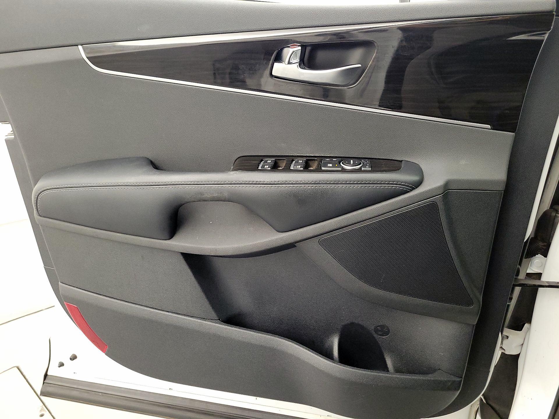 Thumbnail: 2019 Kia Sorento - 12