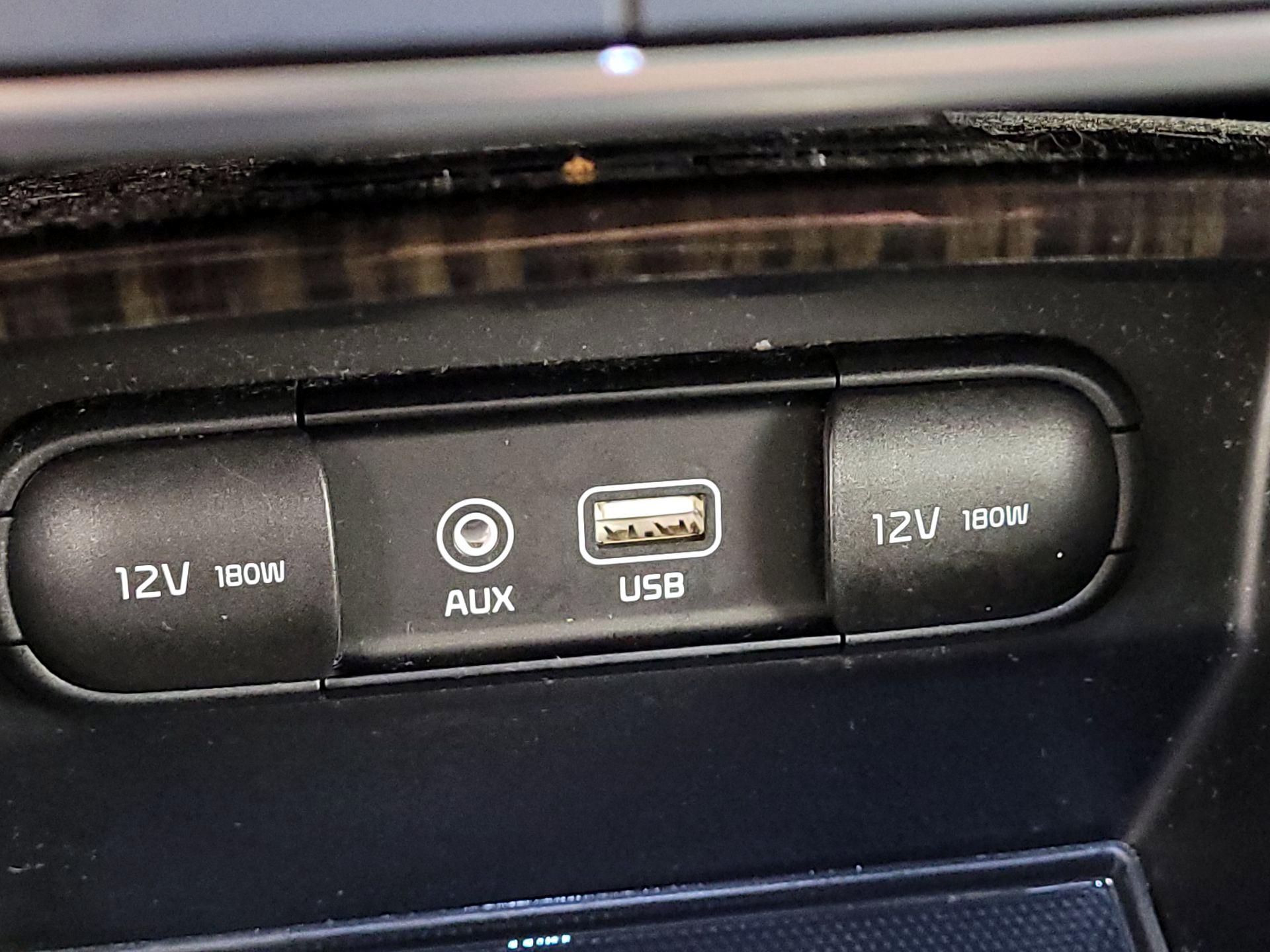 Thumbnail: 2019 Kia Sorento - 18