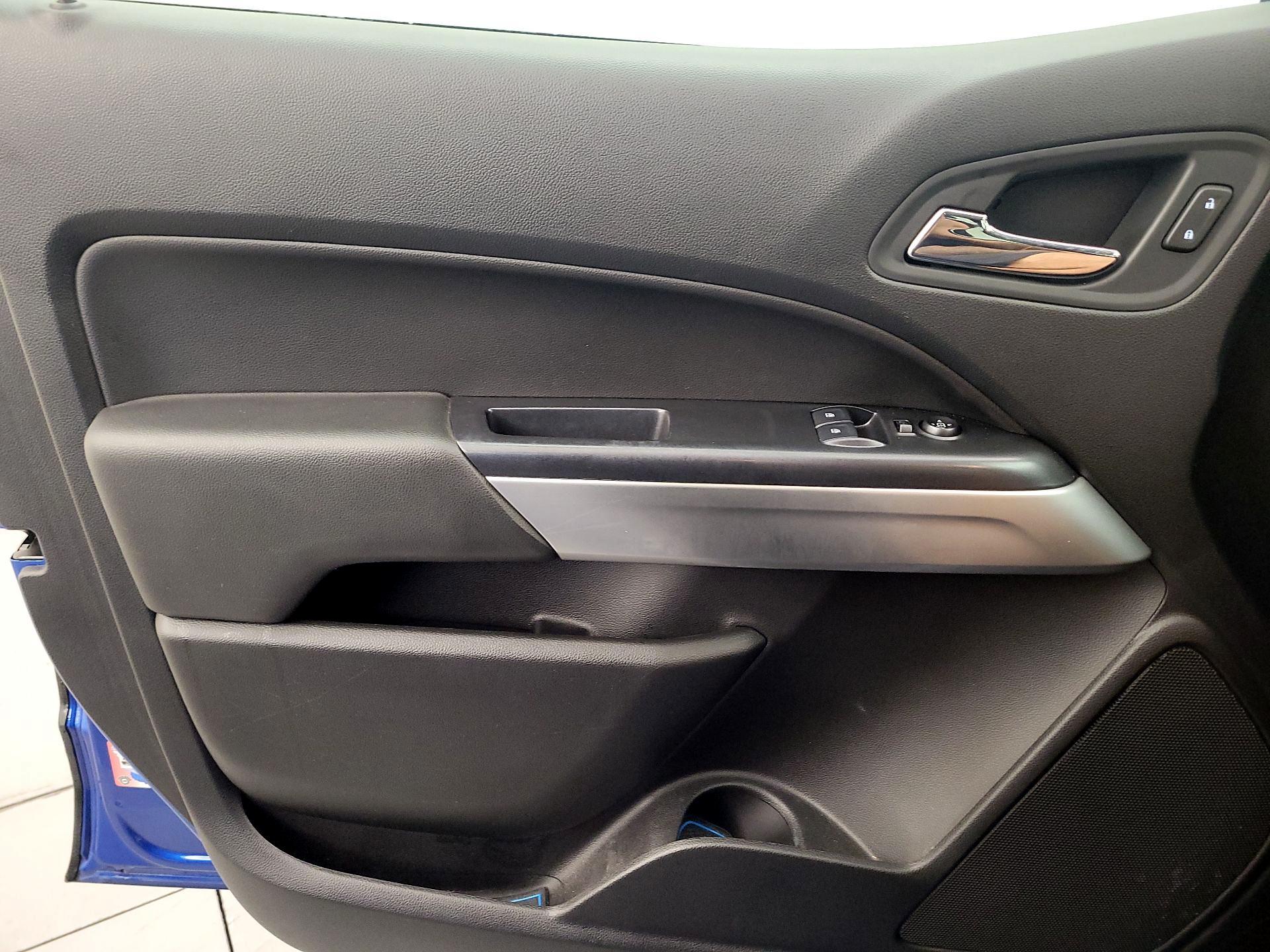 Thumbnail: 2019 Chevrolet Colorado - 12
