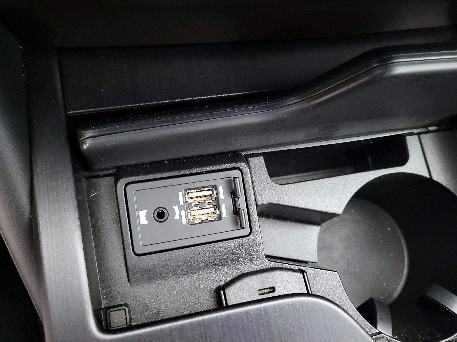 Thumbnail: 2019 Lexus ES - 18