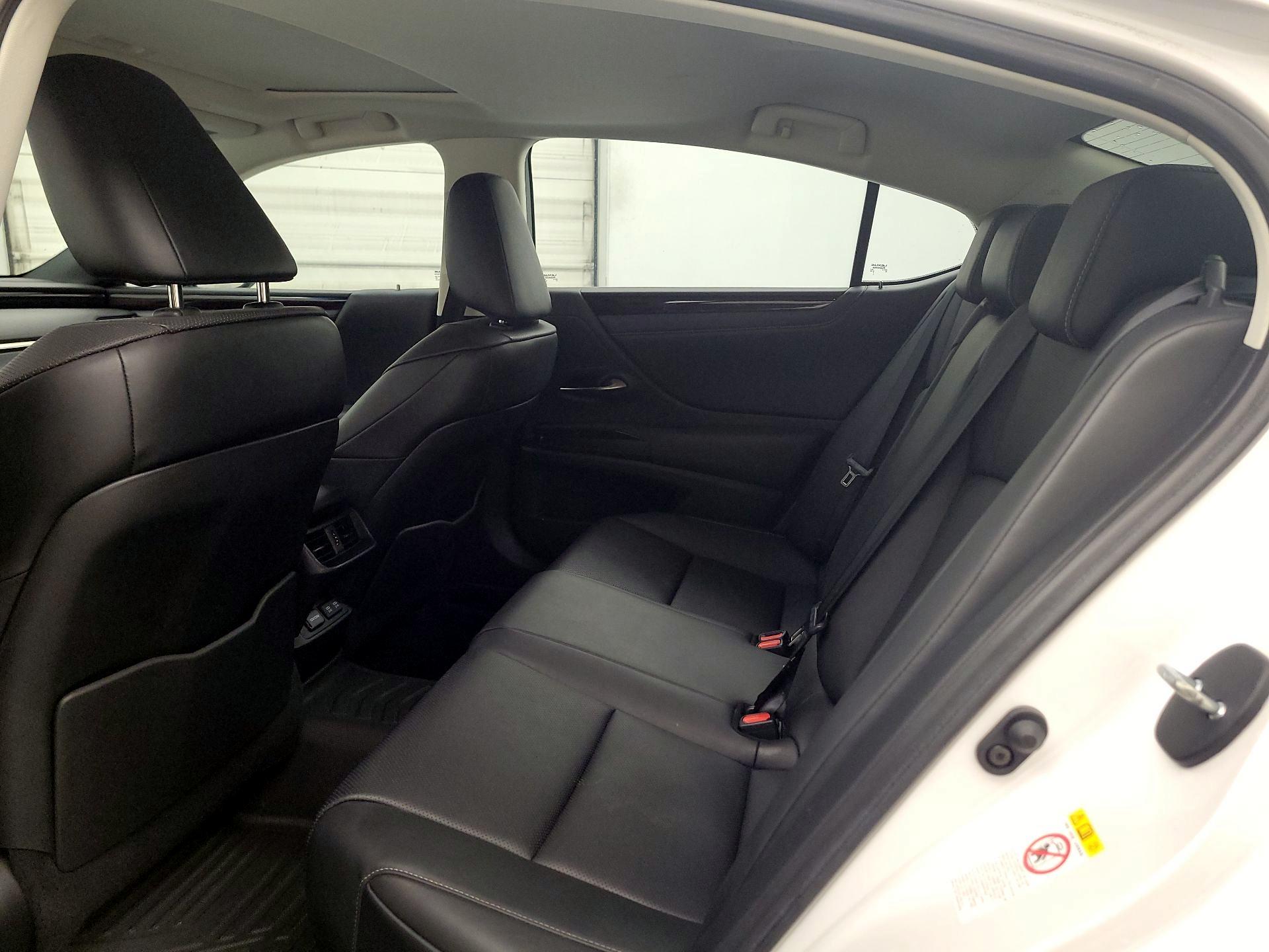 Thumbnail: 2019 Lexus ES - 19