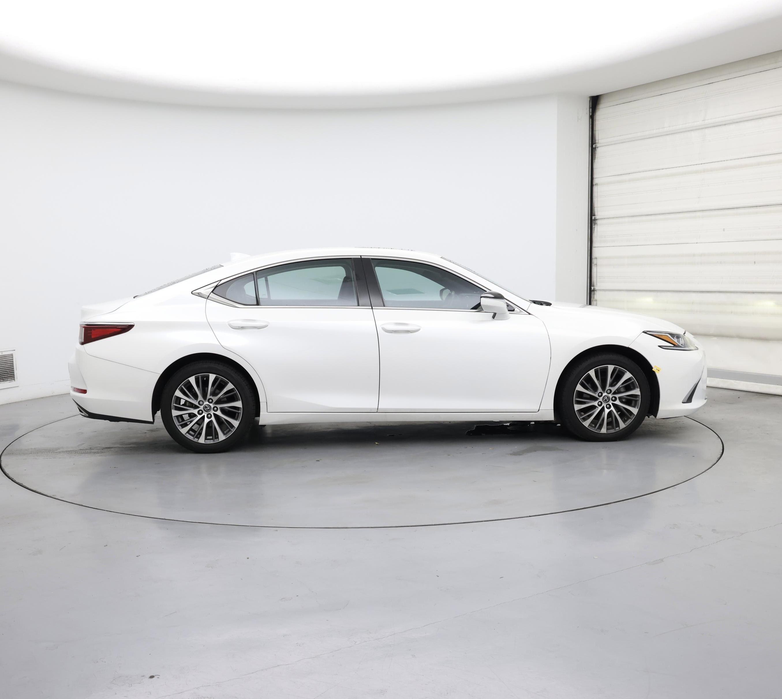 Thumbnail: 2019 Lexus ES - 7