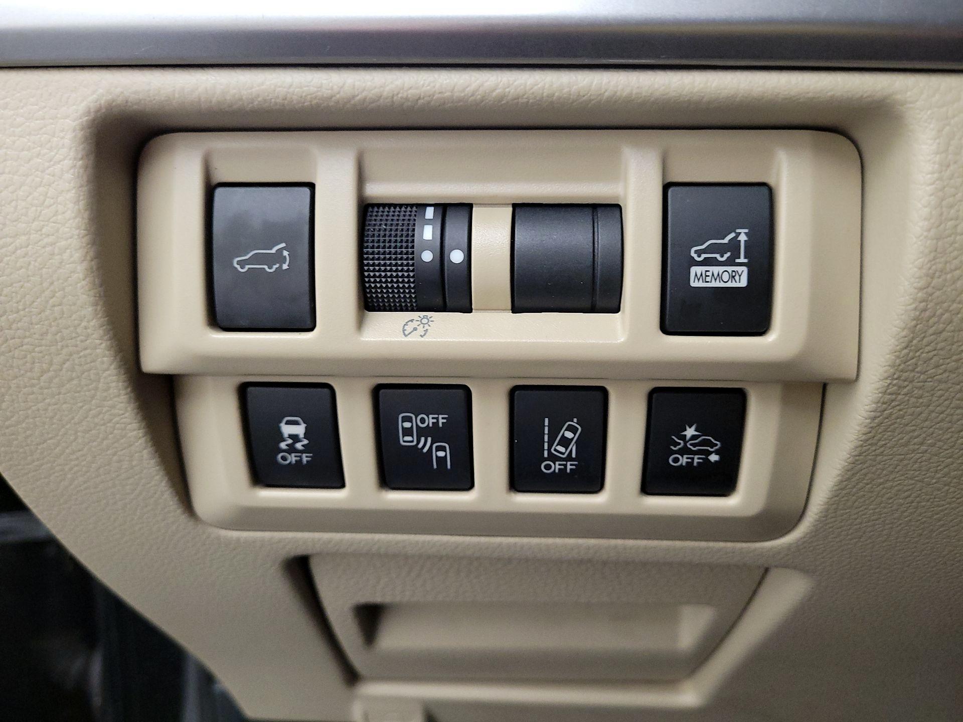 Thumbnail: 2018 Subaru Outback - 13
