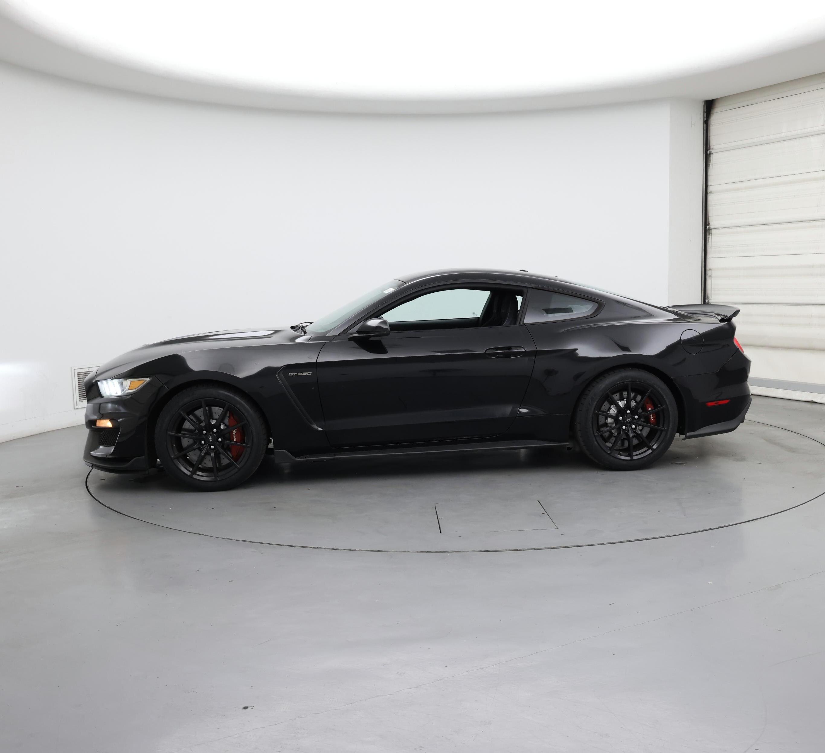 Thumbnail: 2017 Ford Mustang - 3